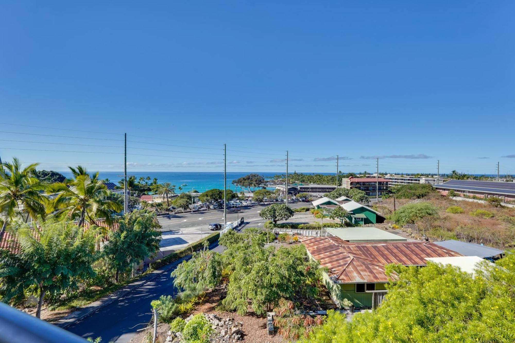 Apartment Top-floor Bay With Ocean Views! Kailua-Kona