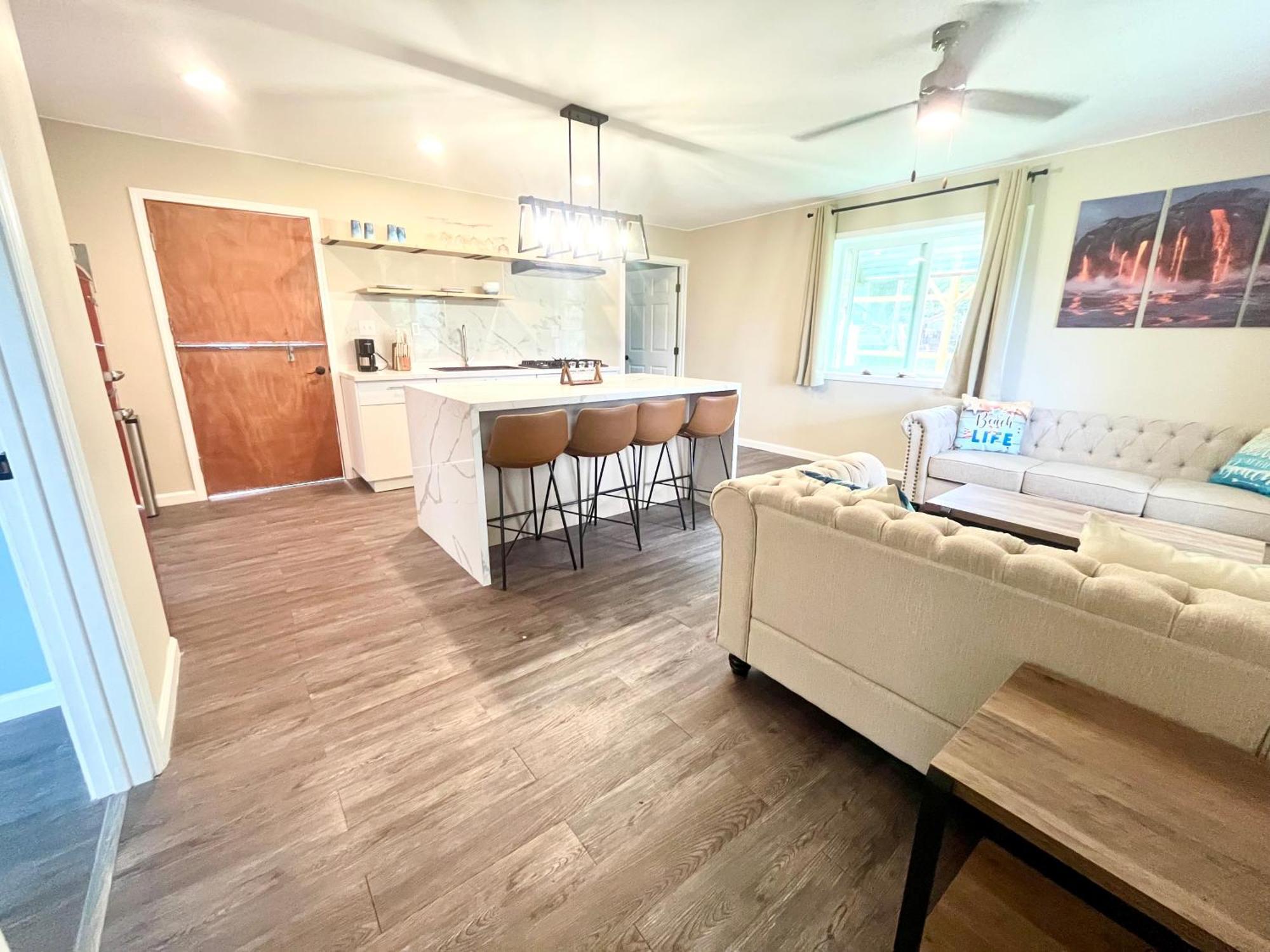 Homestay Off-grid Getaway With Ocean Views In Paradise
