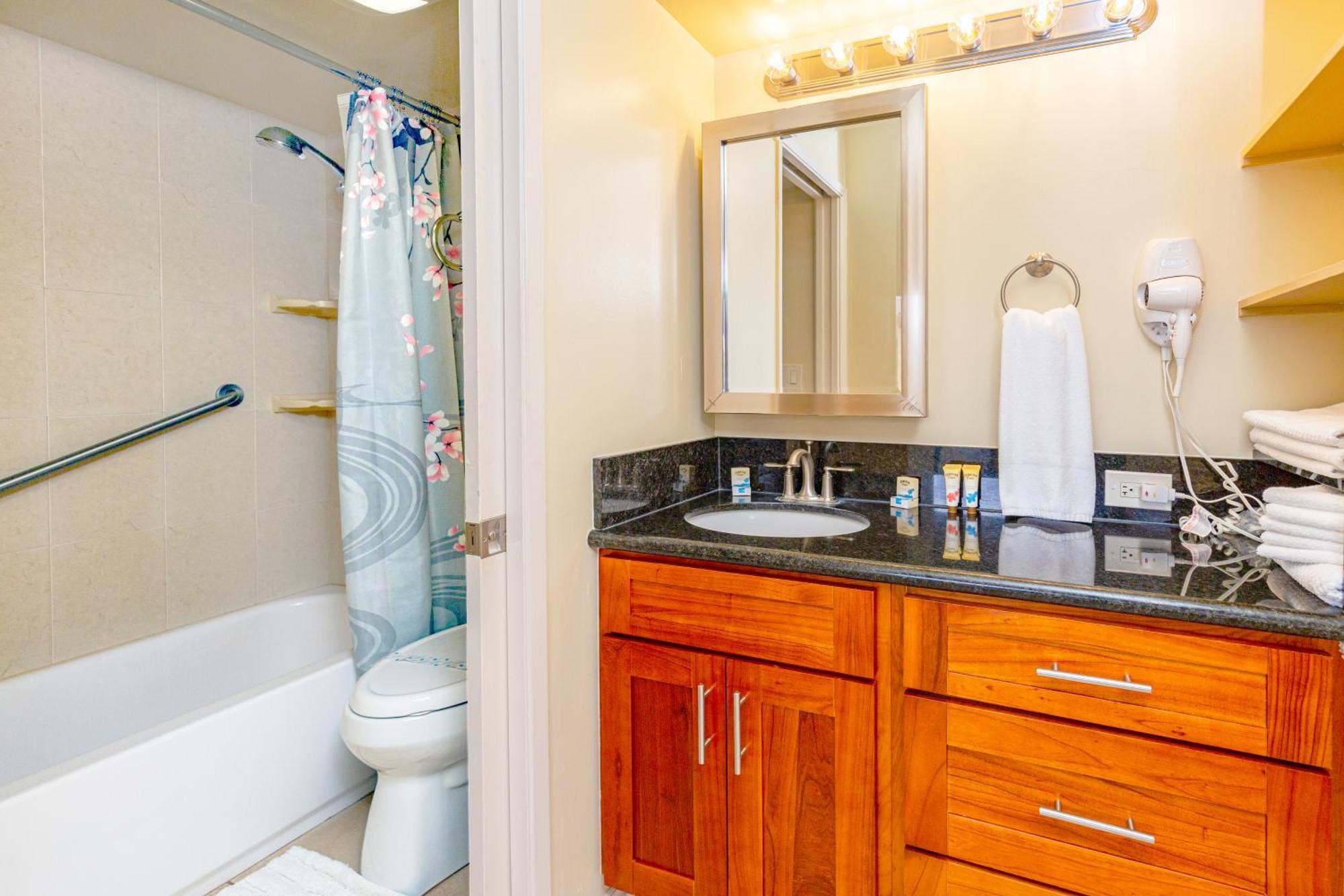 Mountain View Near With Free Parking! * Honolulu