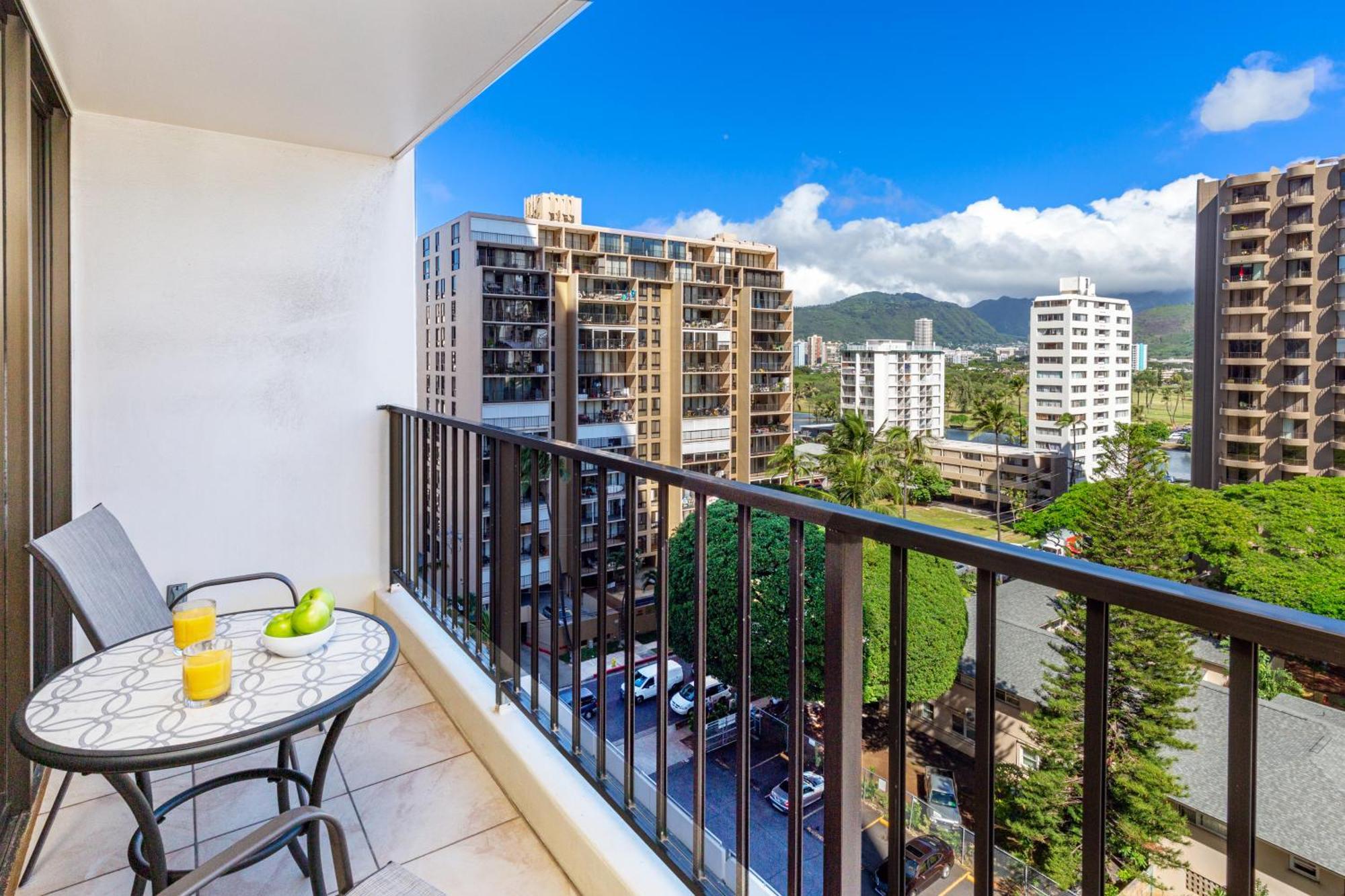 Mountain View Near With Free Parking! * Honolulu