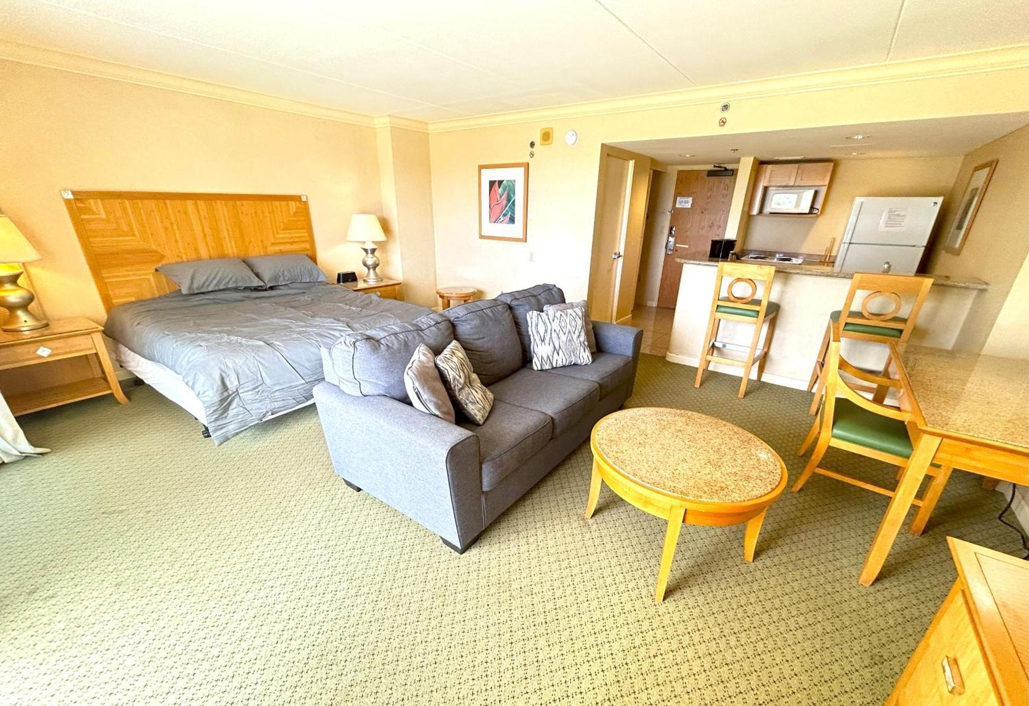 Ilikai 308 - Spacious With Stunning Ocean & Harbor Views Honolulu
