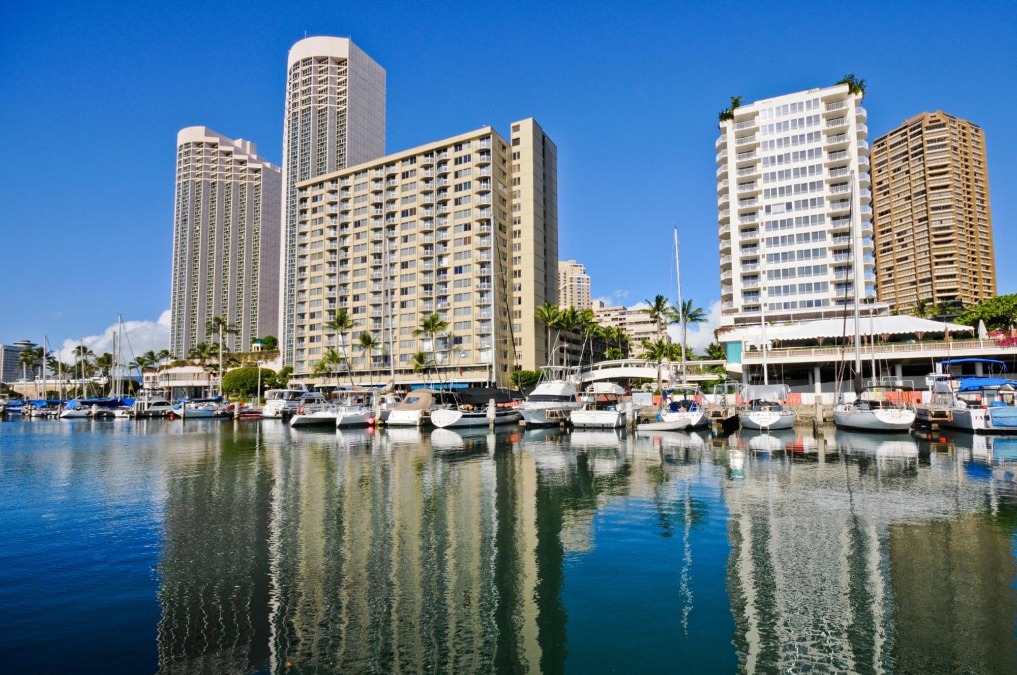 Ilikai Marina 1093 View Apartment
