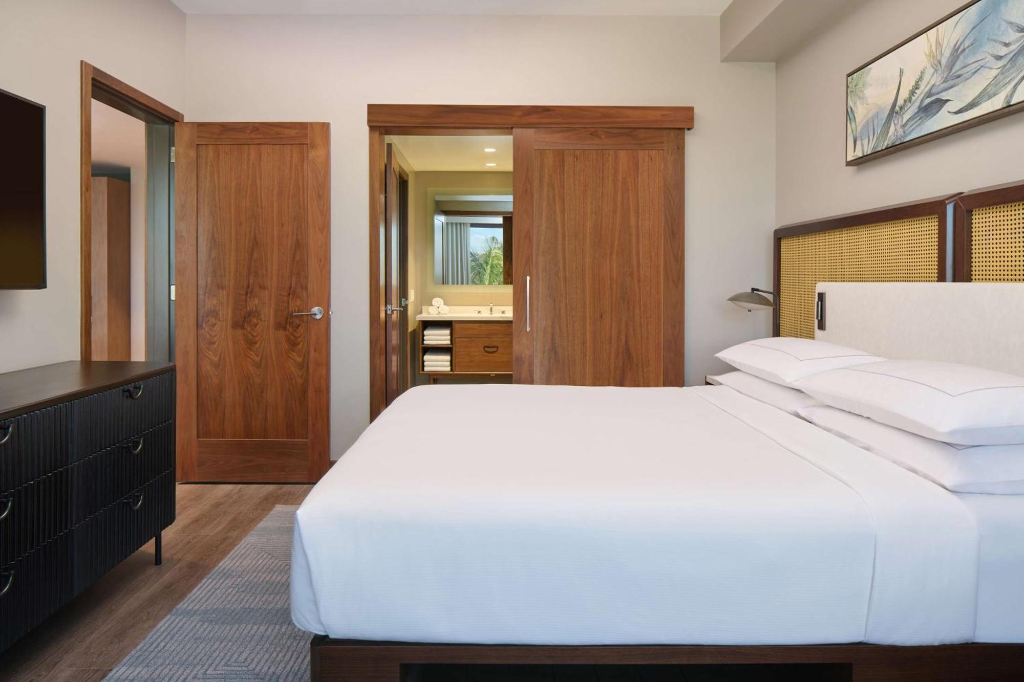 Hilton Grand Vacations Club Maui Bay Hotel