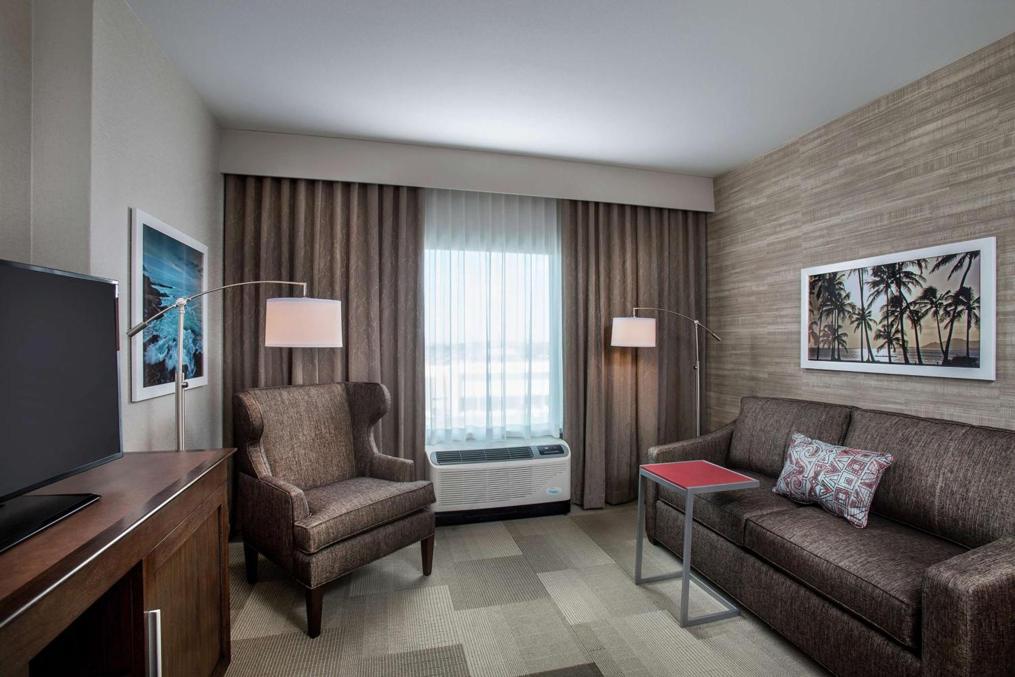 Hampton Inn & Suites Oahu Kapolei - Free Parking - No Resort Fee