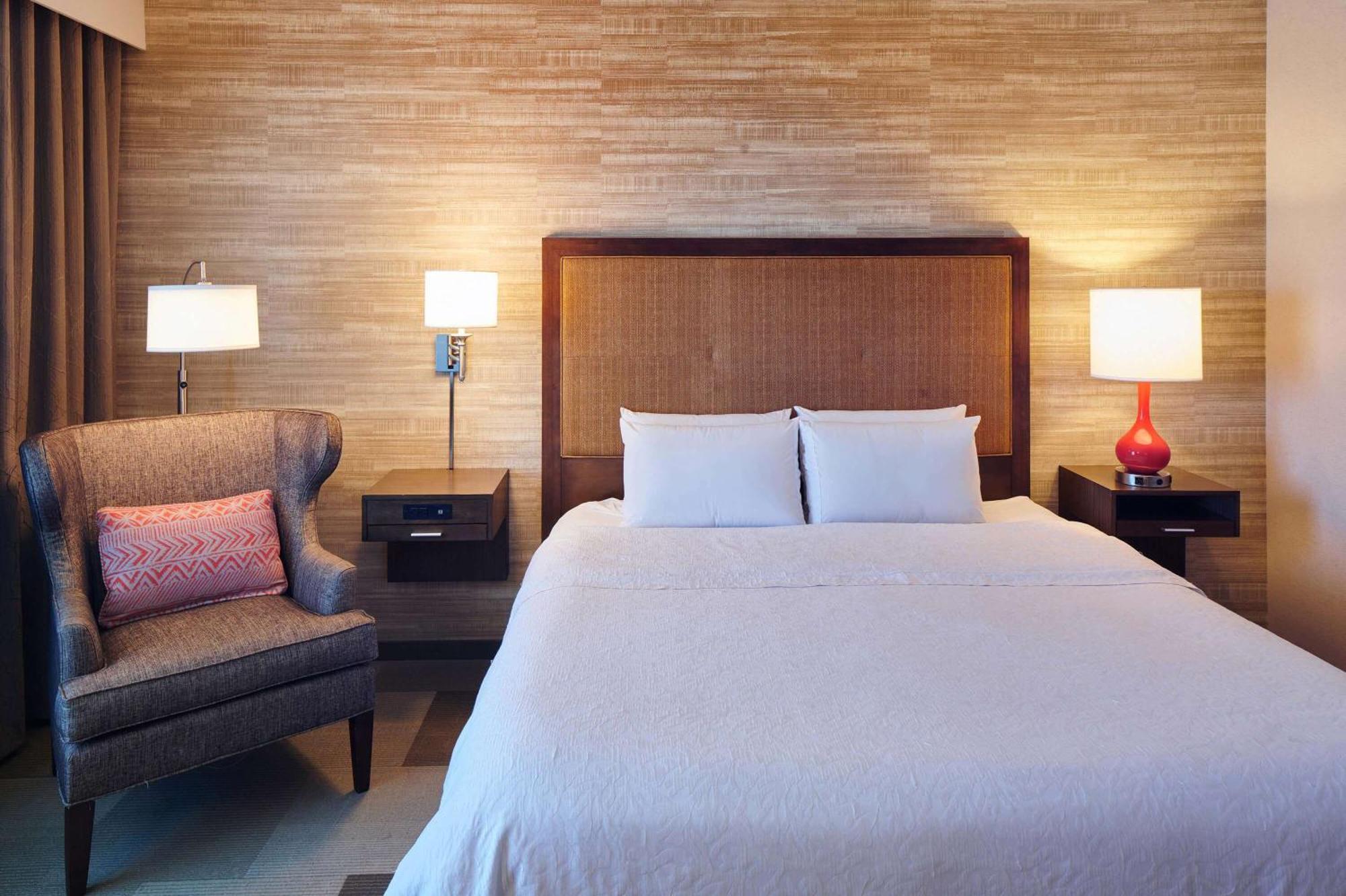 Hampton Inn & Suites Oahu Kapolei - Free Parking - No Resort Fee Hotel