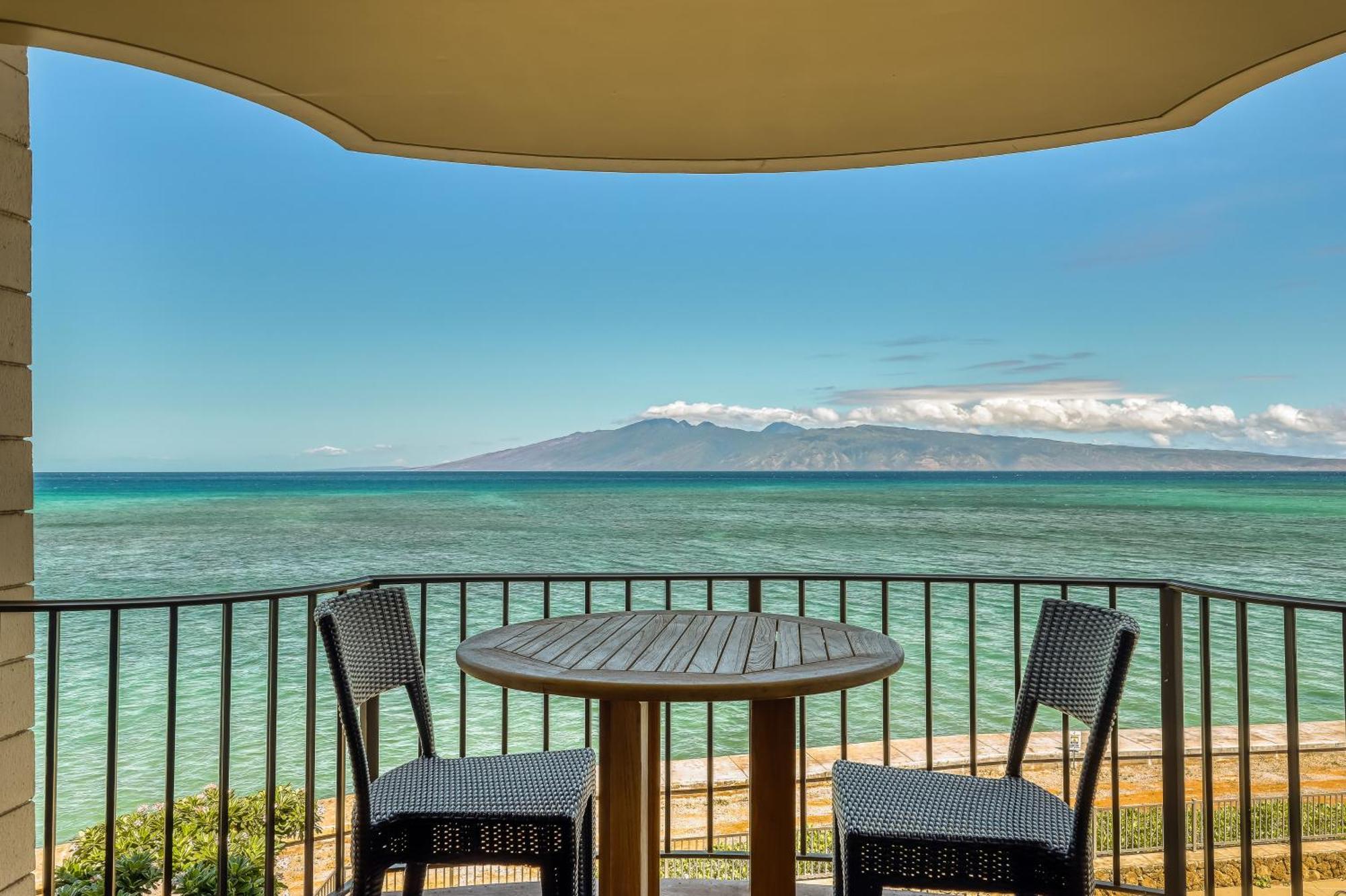 Reef Oceanfront Apartment *