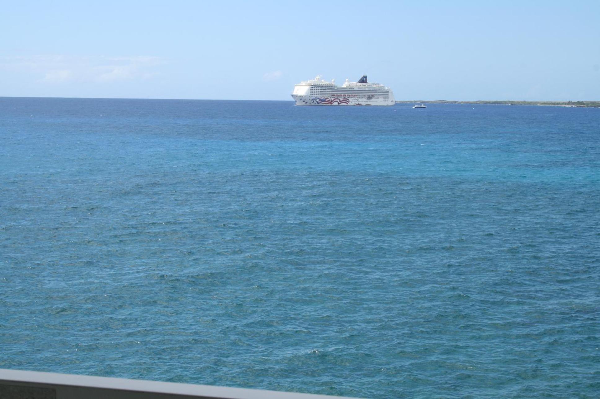 Oceanfront Paradise With Private Lanai Overlooking Bay Holiday home Kailua-Kona