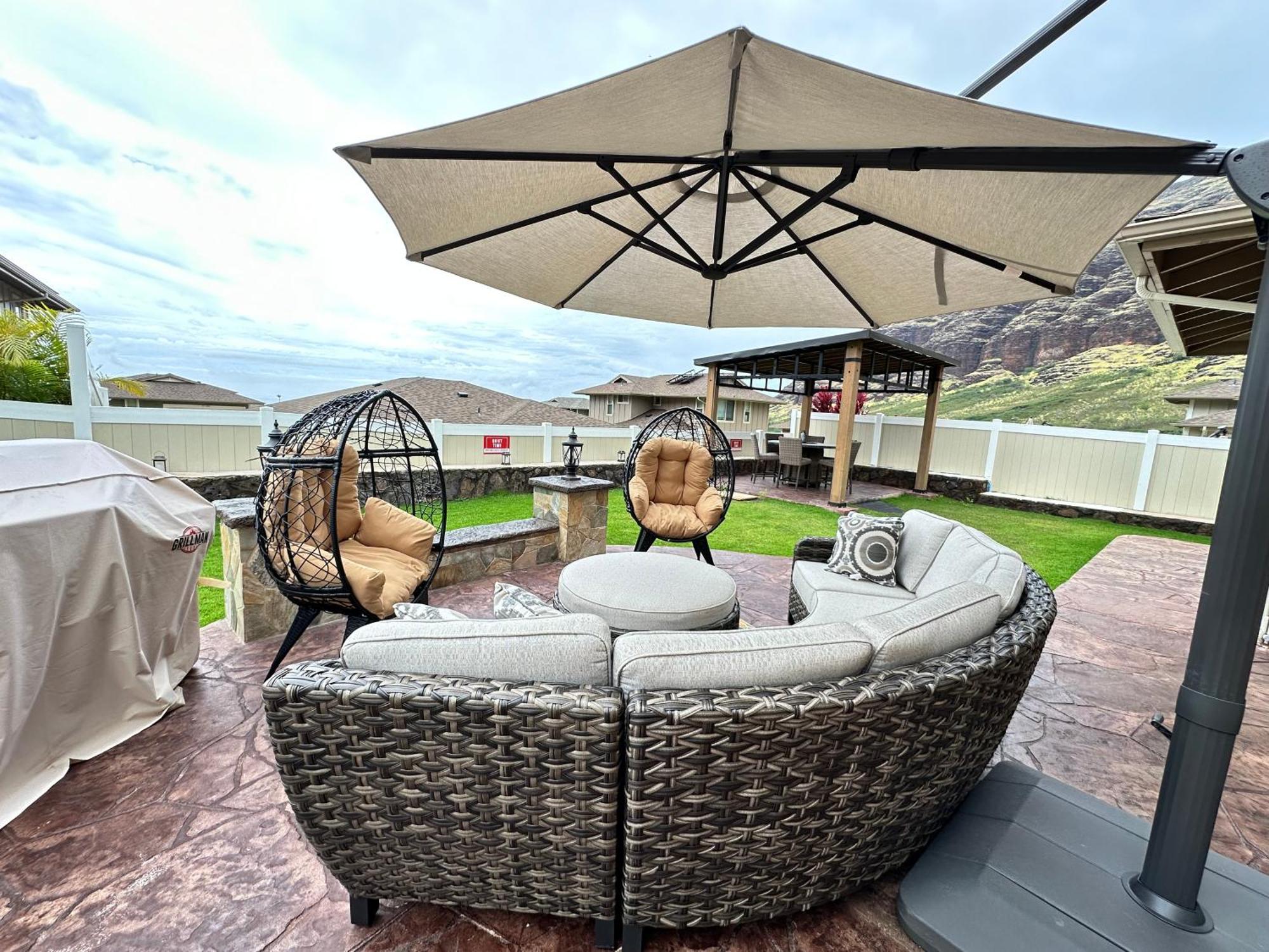 New 4 Bedroom With Ocean And Gorgeous Mountain Views In The Gated Community Of Mauna Olu Holiday home Waianae