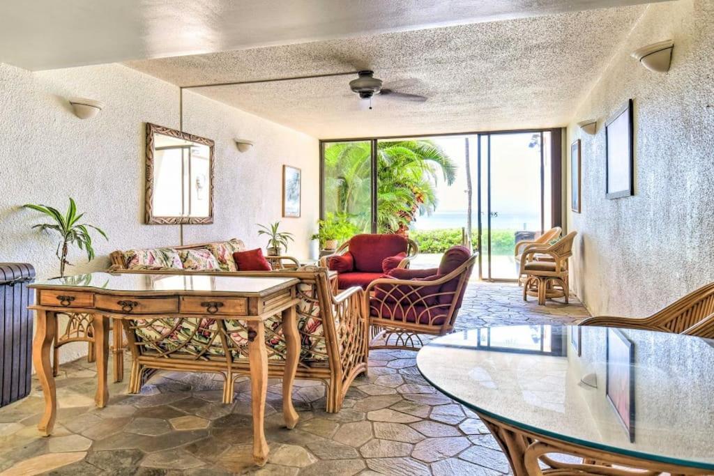 Maui Oceanfront Haven: Beachside Retreat With Turtle & Whale Watching Apartment Wailuku