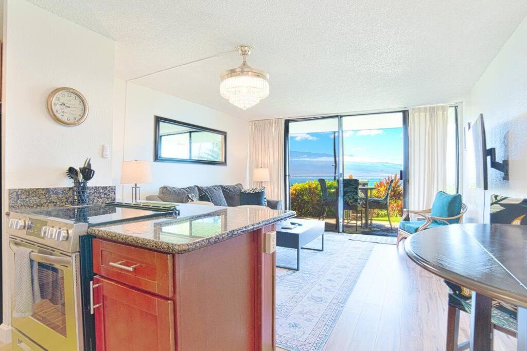 Maui Oceanfront Haven: Beachside Retreat With Turtle & Whale Watching Wailuku