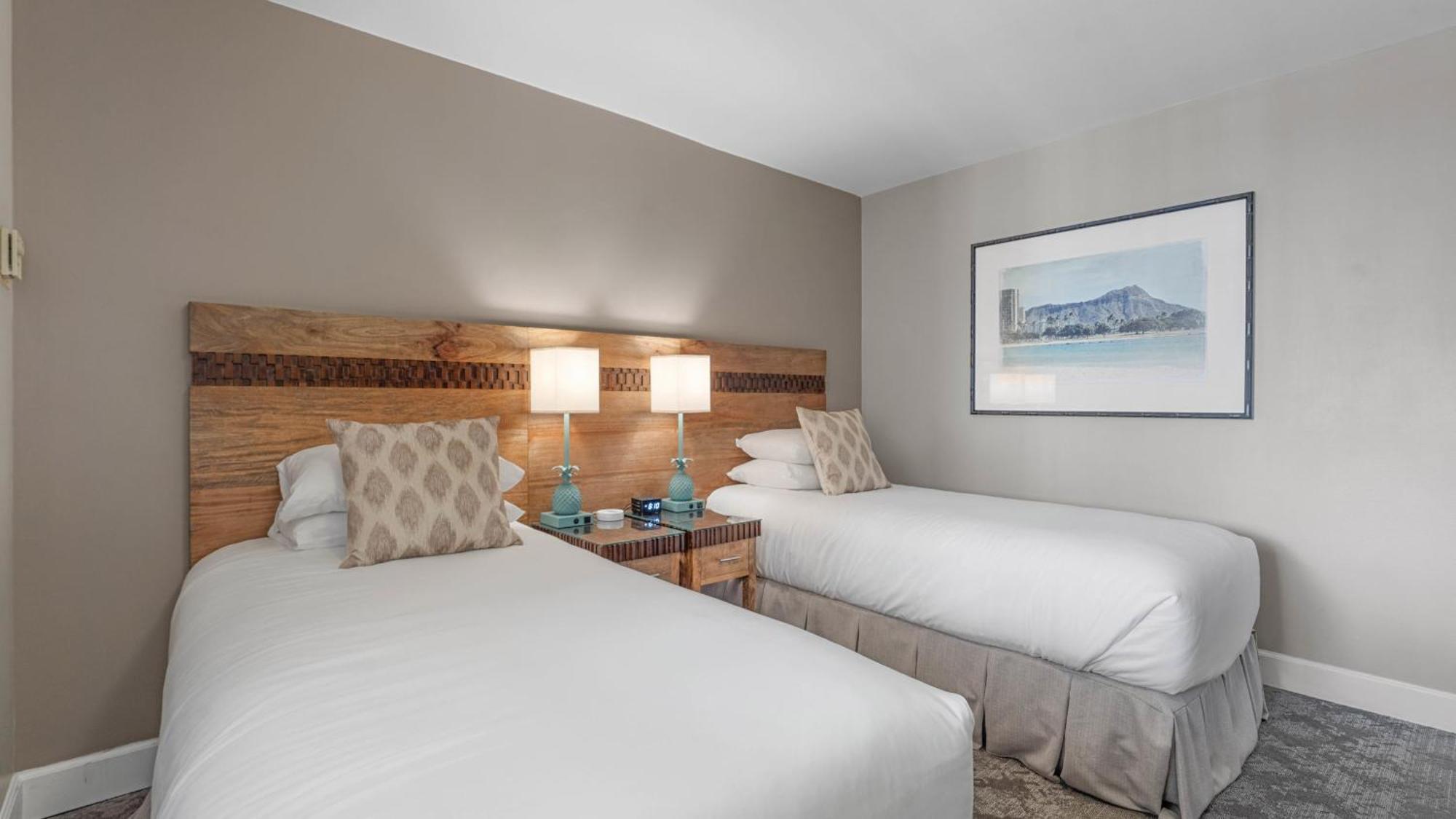 Apartment Luxury Oceanfront 2 Bedroom At Waikiki Tower *