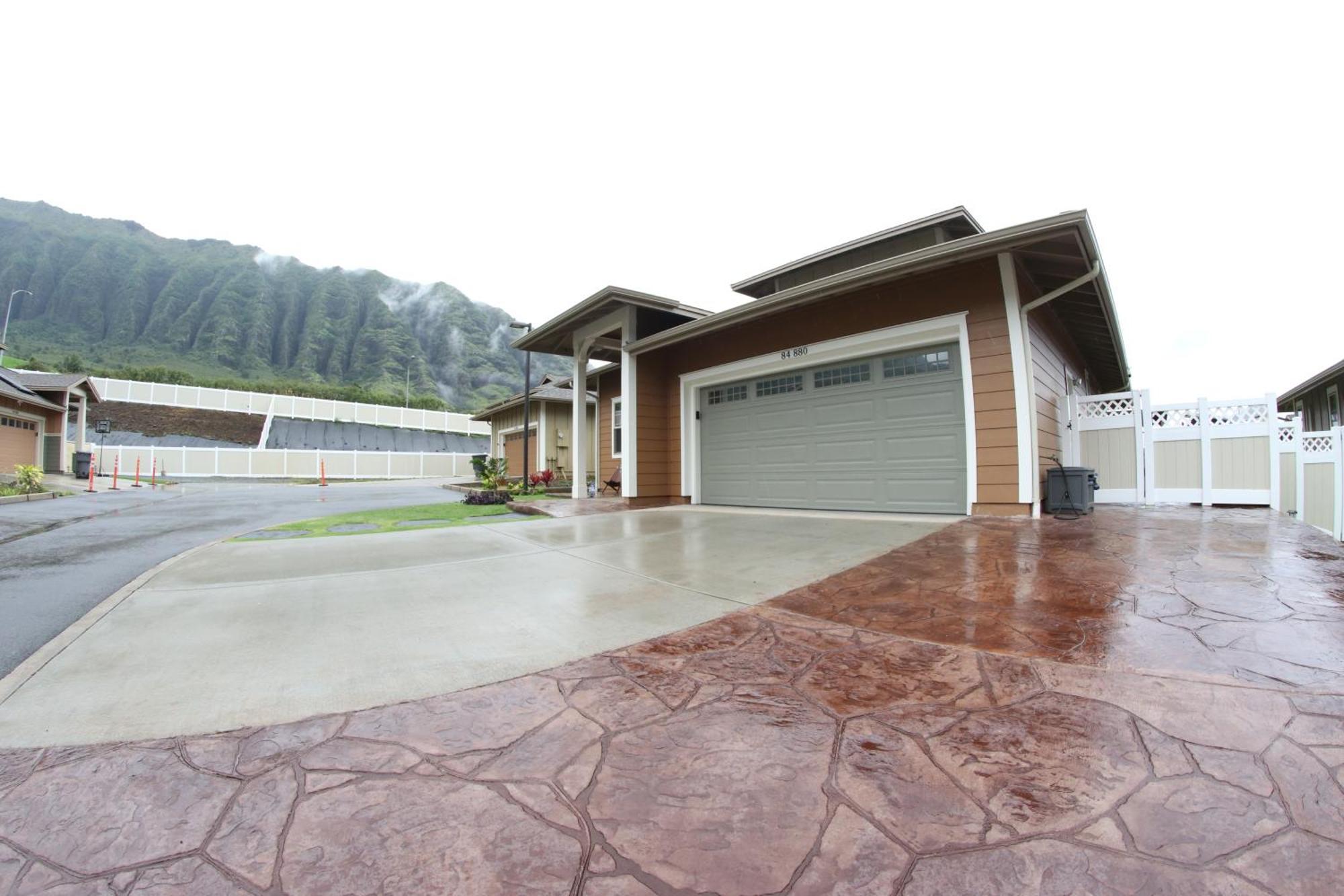 New 4 Bedroom With Ocean And Gorgeous Mountain Views In The Gated Community Of Mauna Olu * Waianae