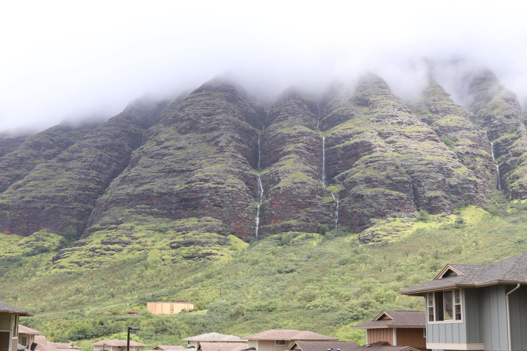 New 4 Bedroom With Ocean And Gorgeous Mountain Views In The Gated Community Of Mauna Olu *