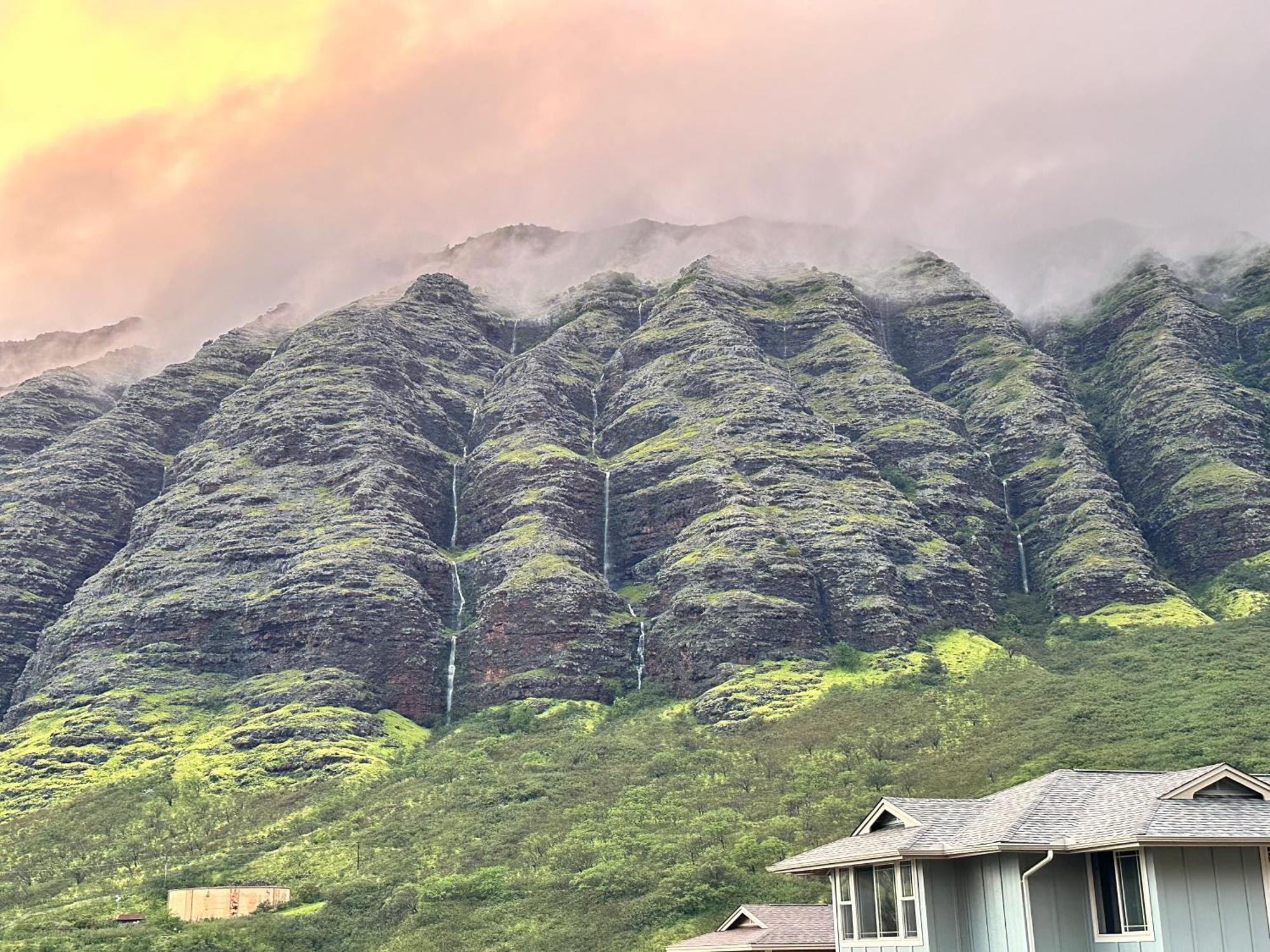 New 4 Bedroom With Ocean And Gorgeous Mountain Views In The Gated Community Of Mauna Olu