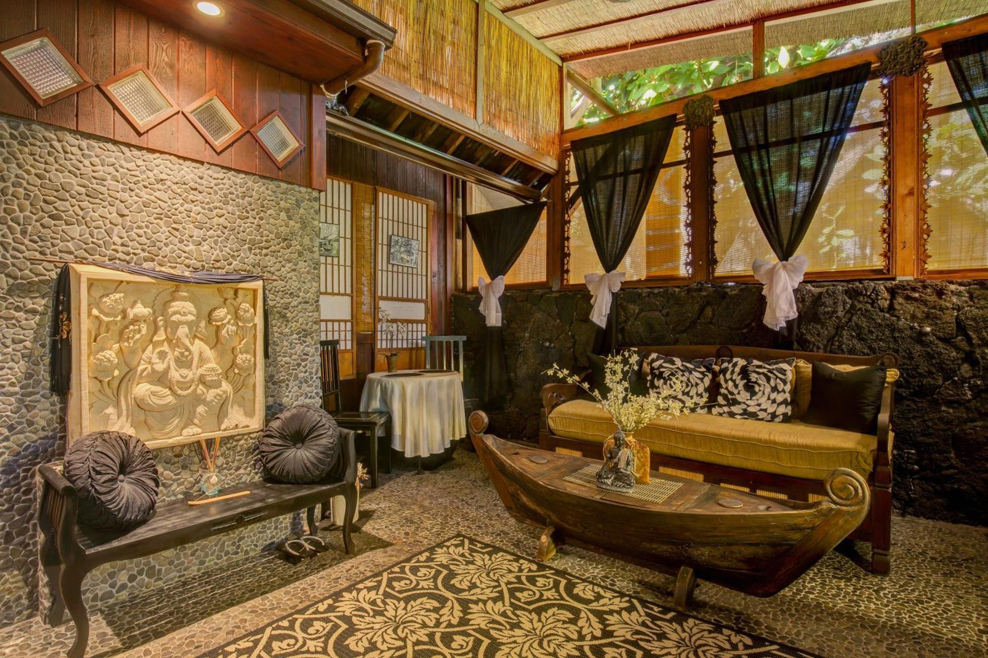 The Bali House And At Hawaii Holiday home