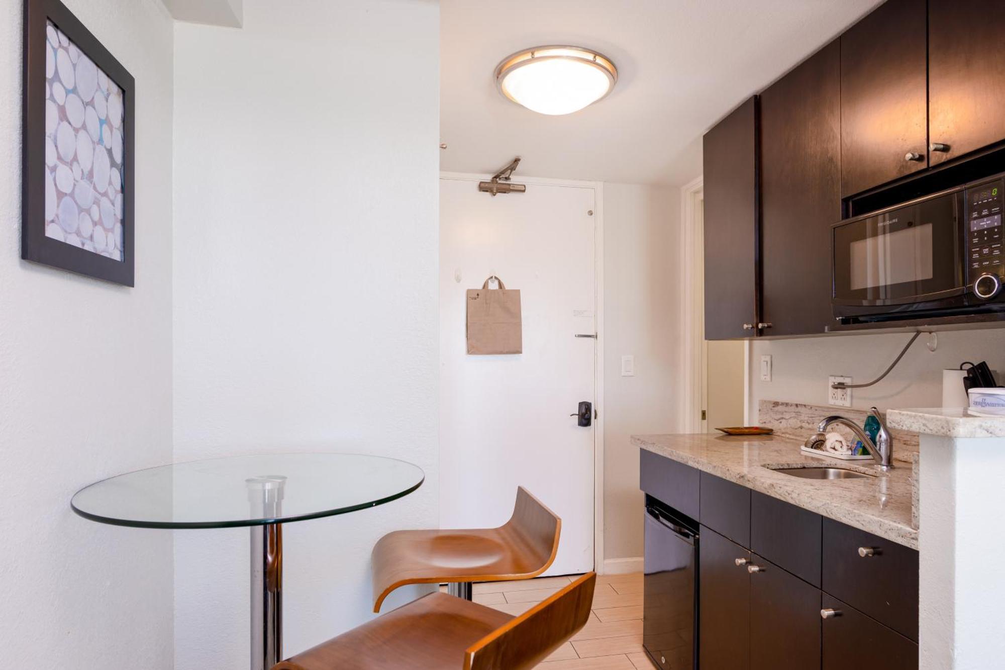 Island Colony Apartment *