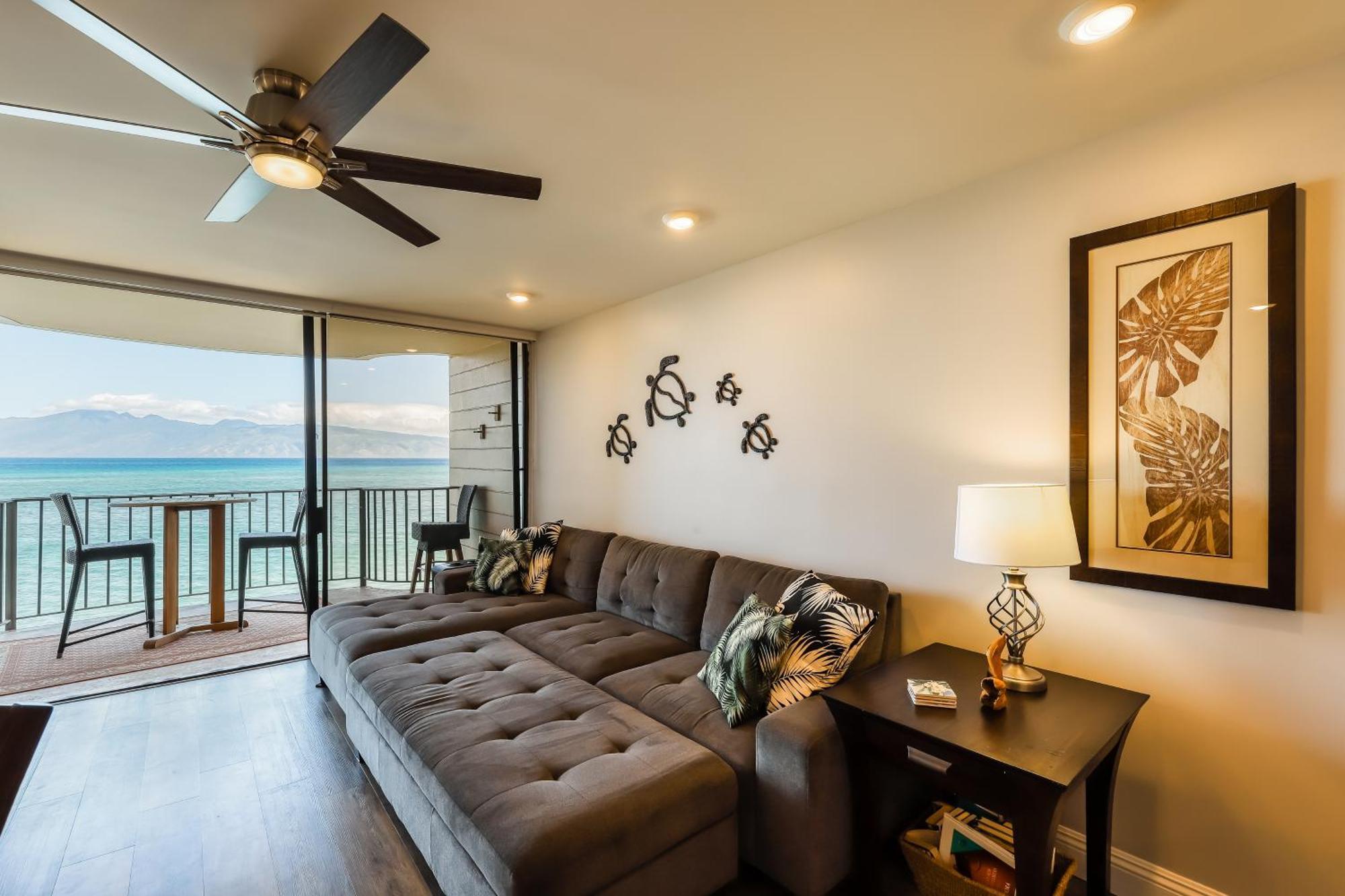 Reef Oceanfront Apartment Kahana