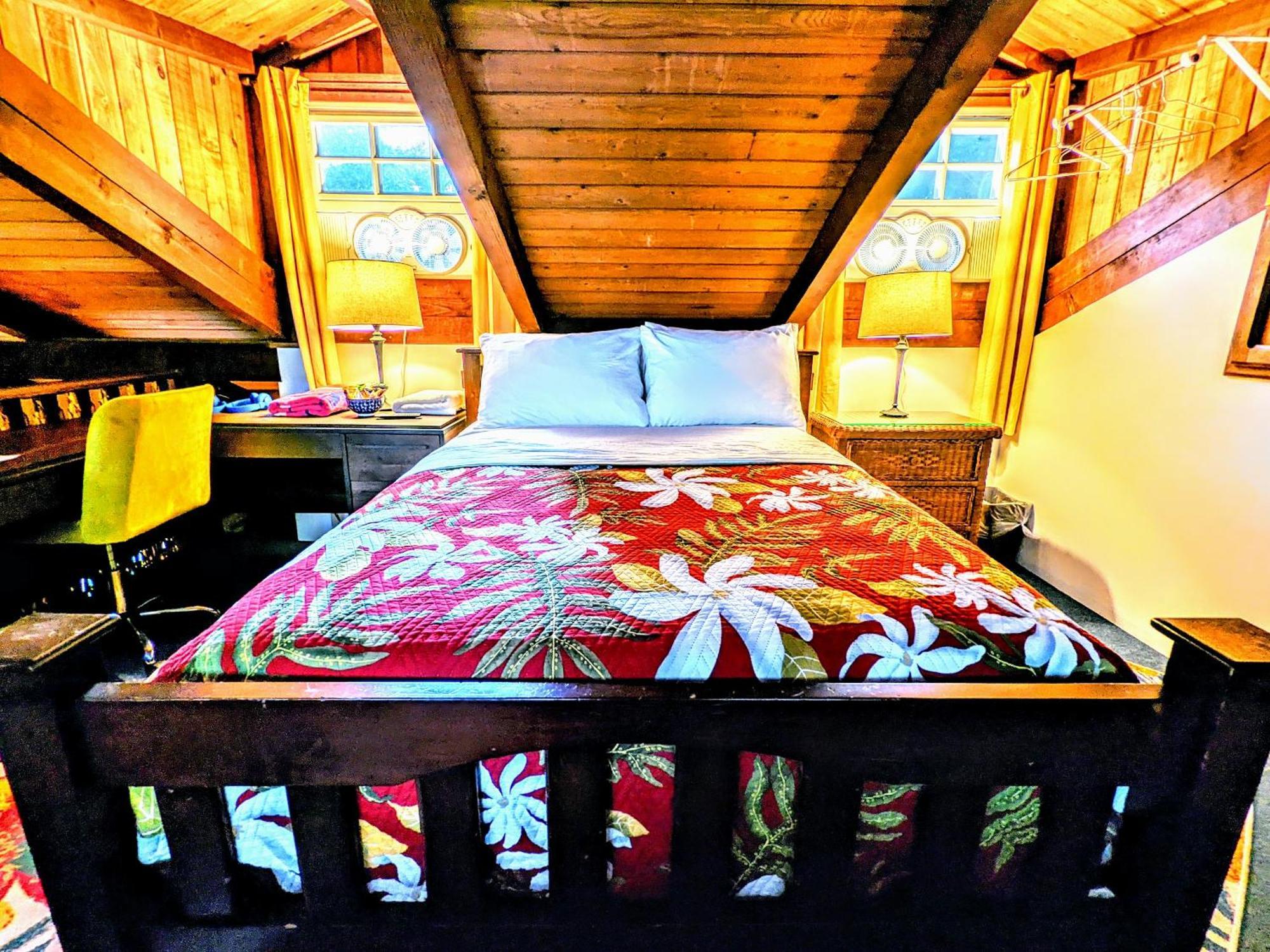 Kehena Mauka Nui Club Lgbtqia+ Clothing Optional *