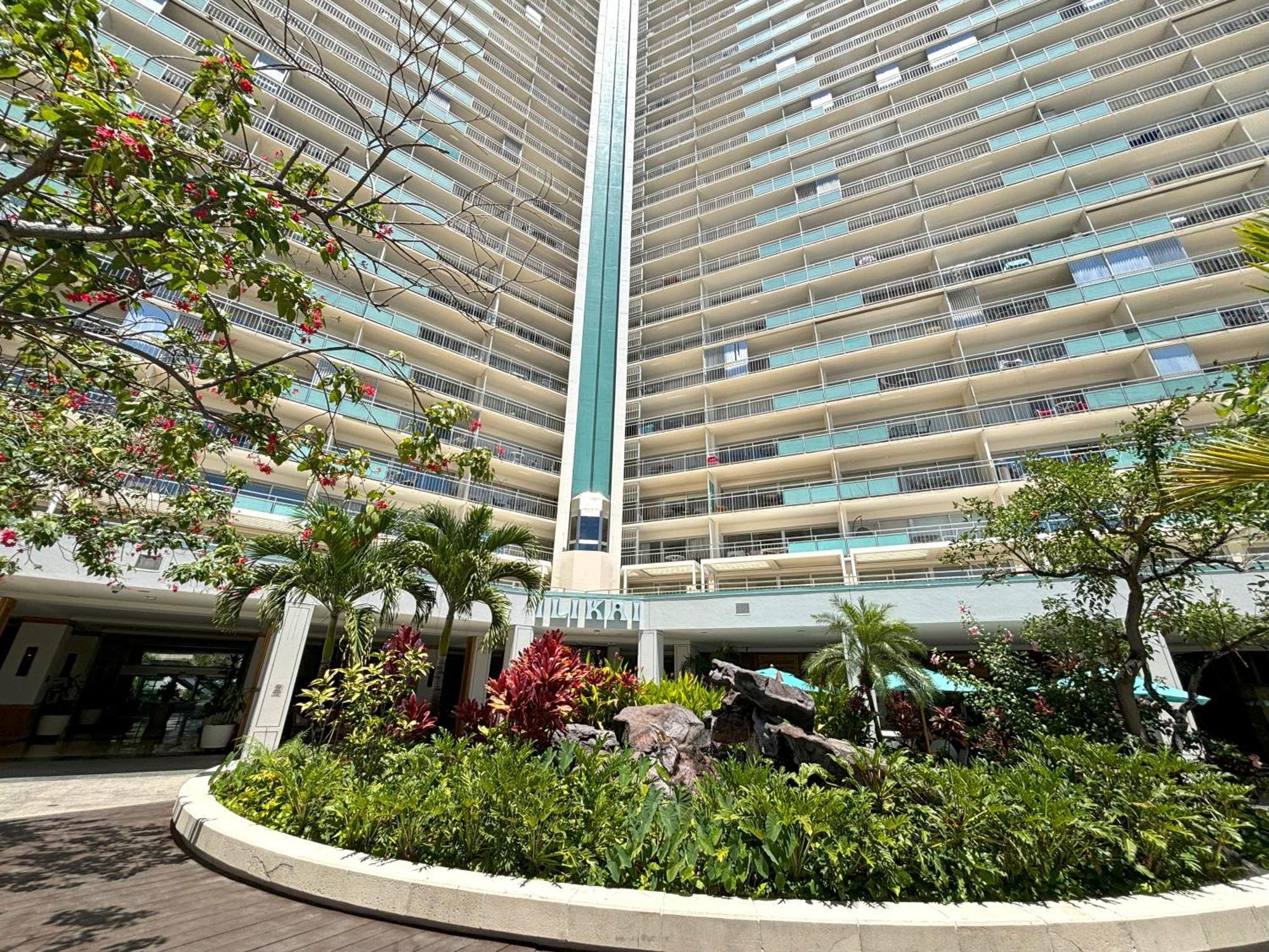 Ilikai 302 - Spacious With Stunning Ocean & Harbor Views * Honolulu