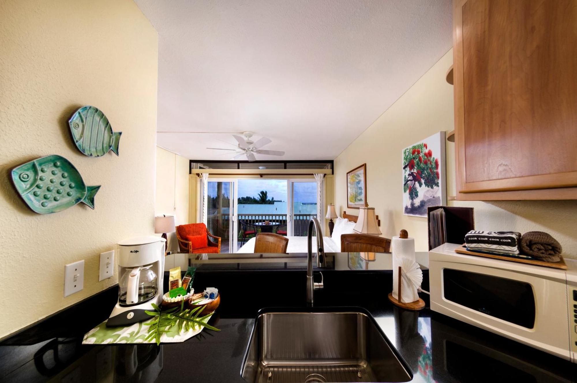 Kai Maui - #106 Kuakahi Partial Oceanview Apartment