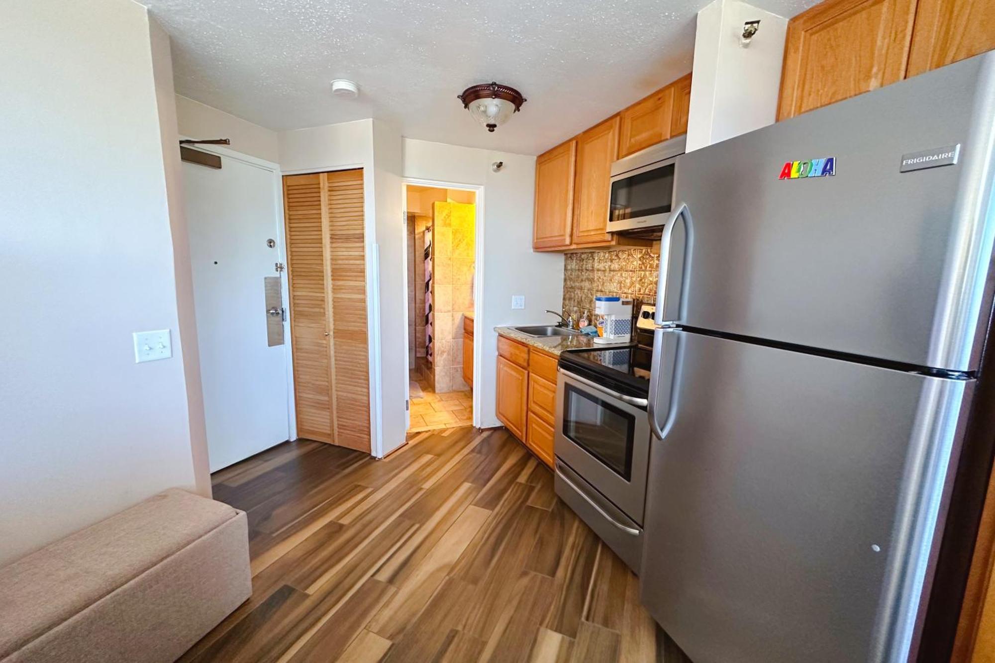 Waikiki Steps To Beach-mall Free Parking-wifi Apartment *