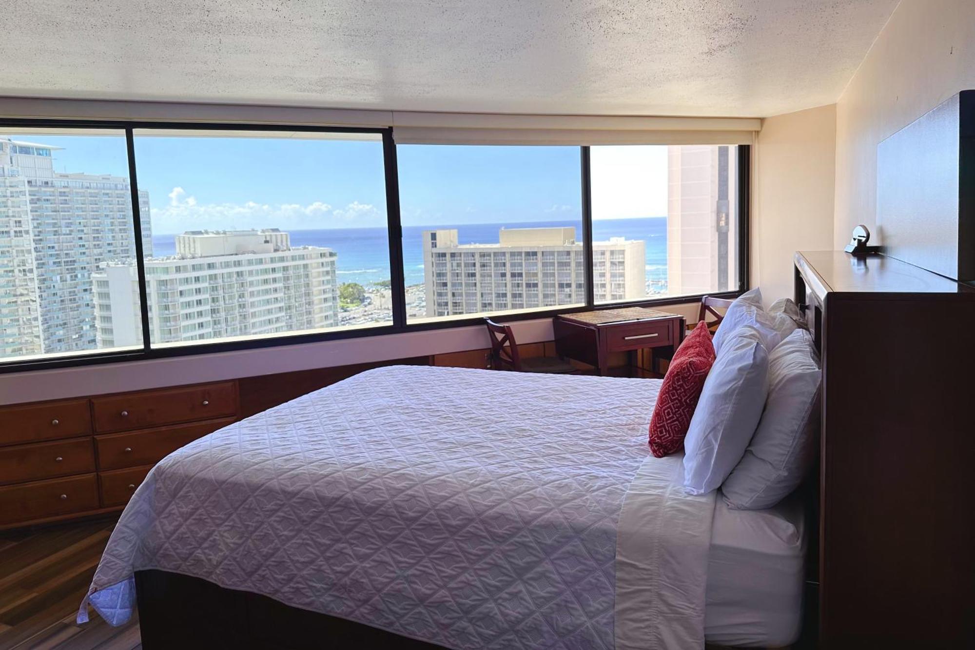 Waikiki Steps To Beach-mall Free Parking-wifi Apartment Honolulu