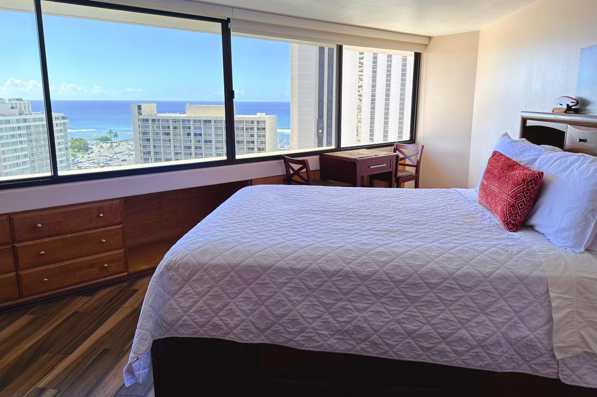 Waikiki Steps To Beach-mall Free Parking-wifi Honolulu