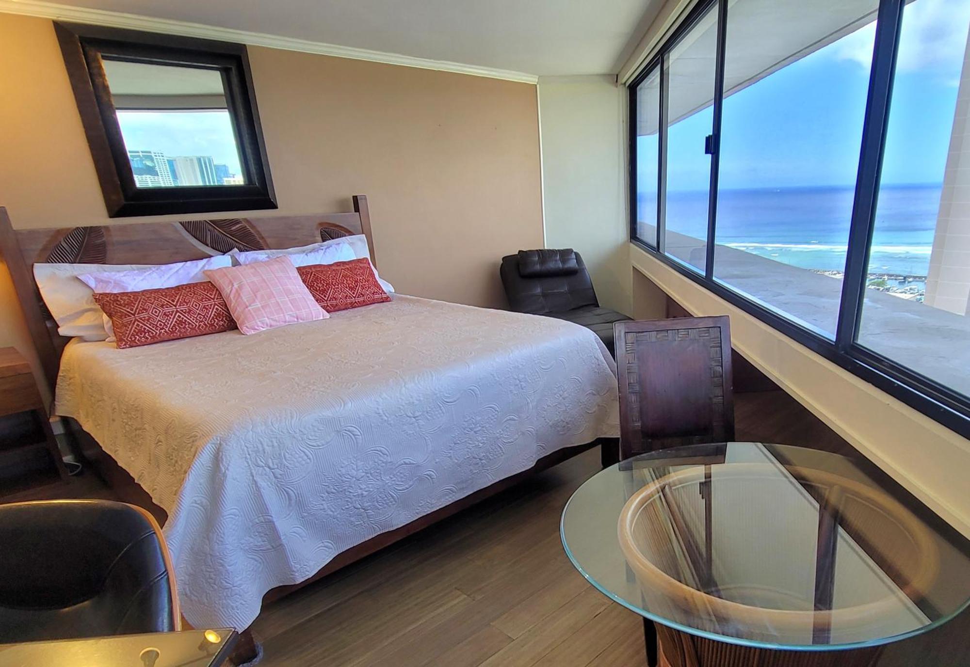 Waikiki Steps To Beach-mall Free Parking-wifi Honolulu