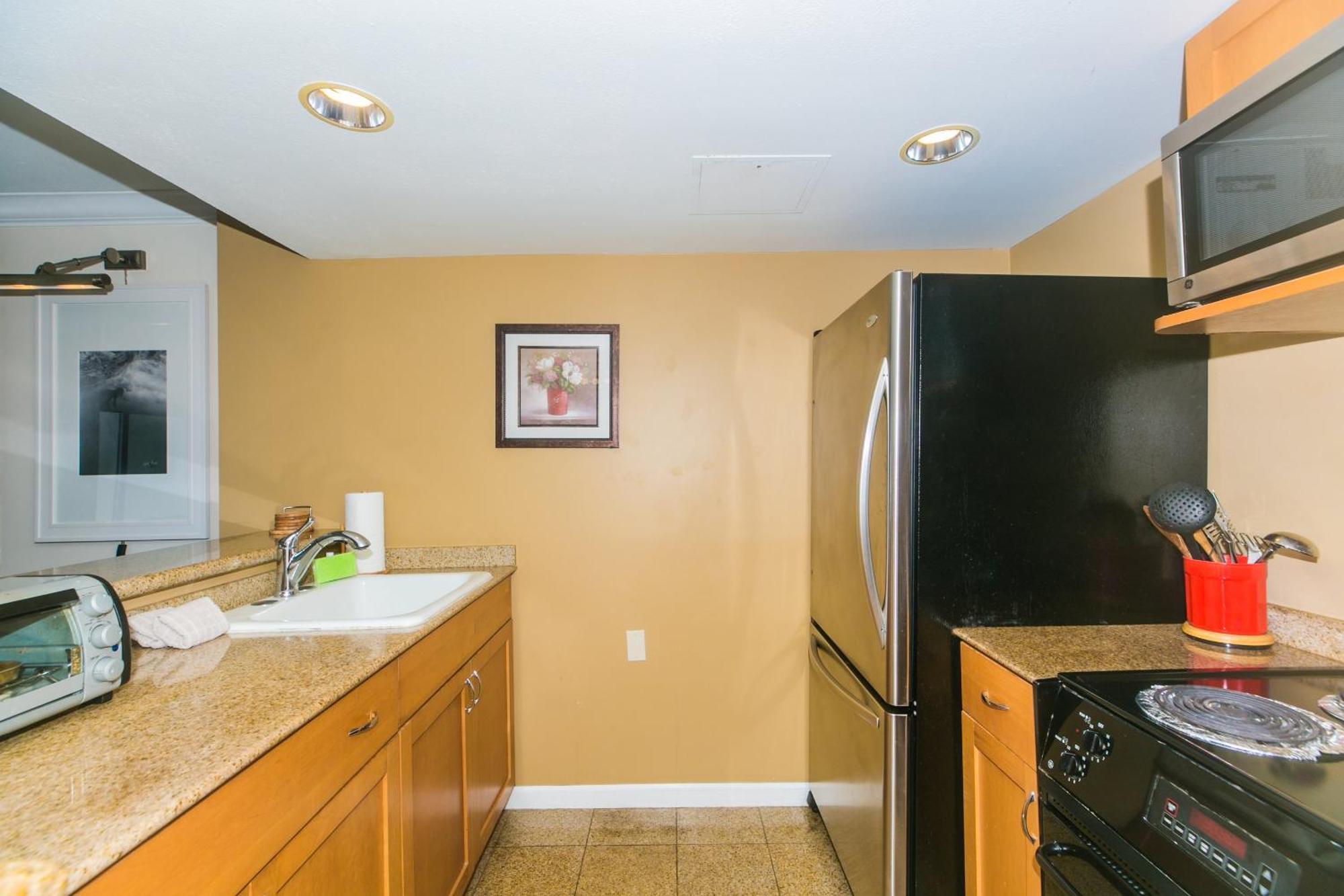 Ilikai Tower 1812 Lagoon View 1br