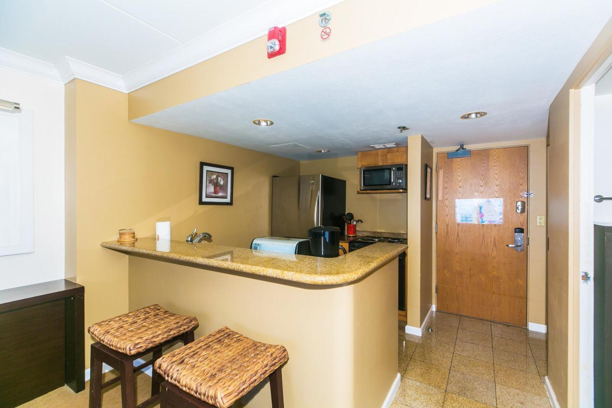 Ilikai Tower 1812 Lagoon View 1br Apartment Honolulu