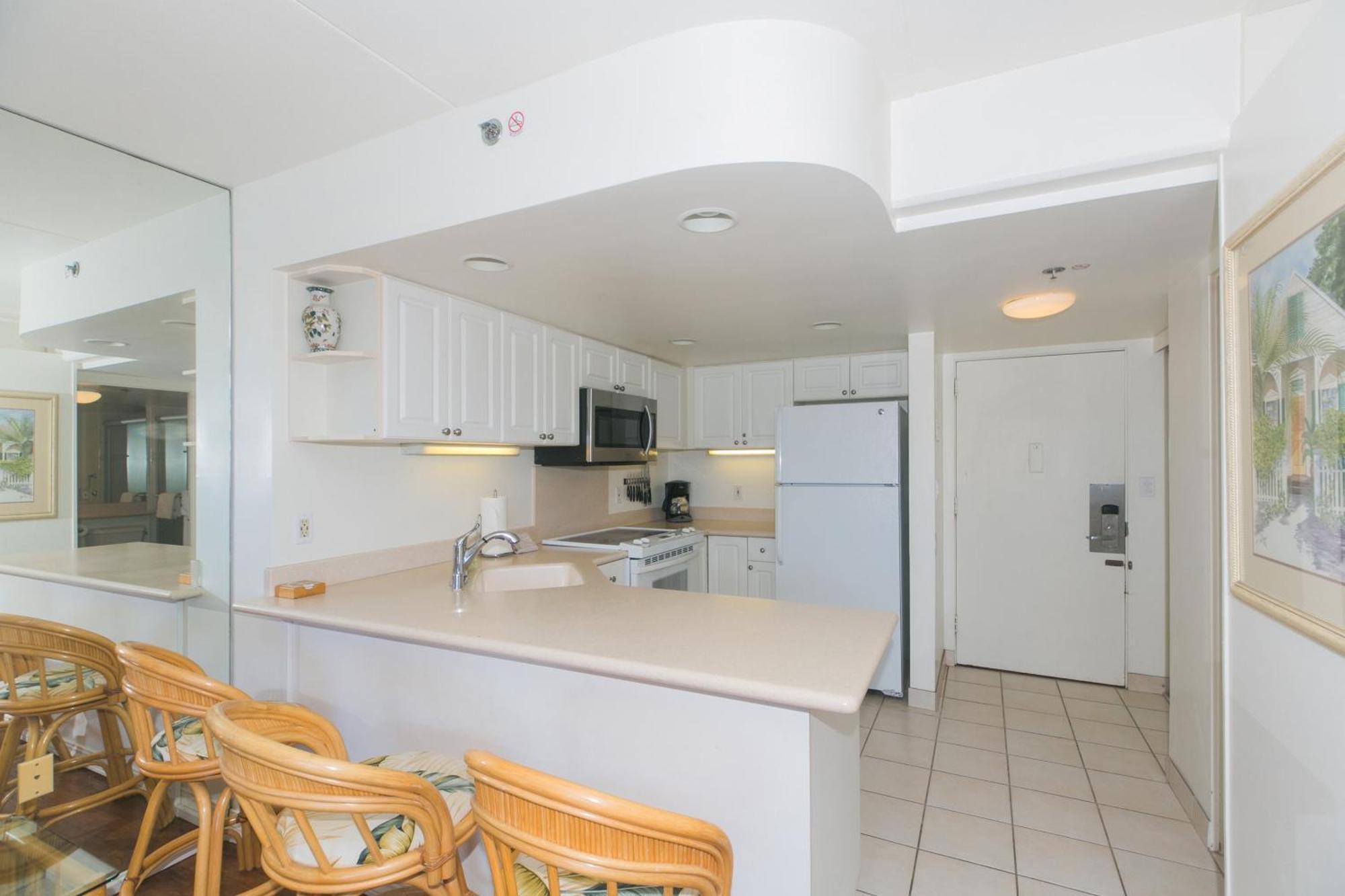 Ilikai Tower 633 Yacht Harbor View 1br Apartment Honolulu