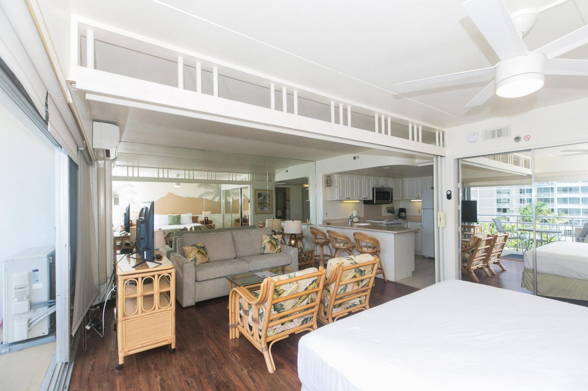 Ilikai Tower 633 Yacht Harbor View 1br *