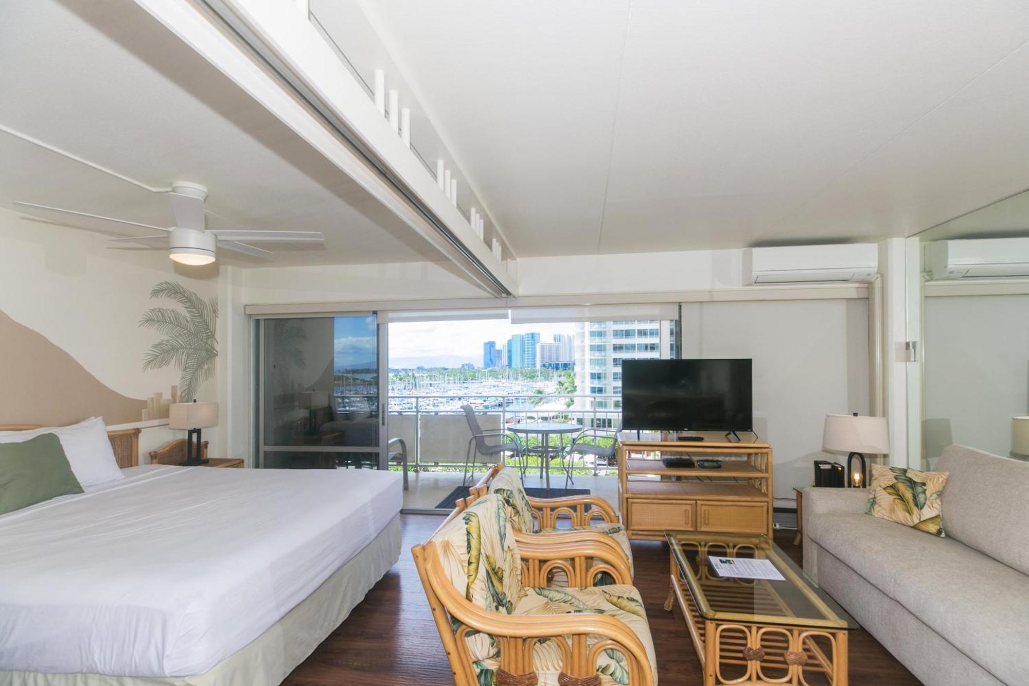 Ilikai Tower 633 Yacht Harbor View 1br Apartment *