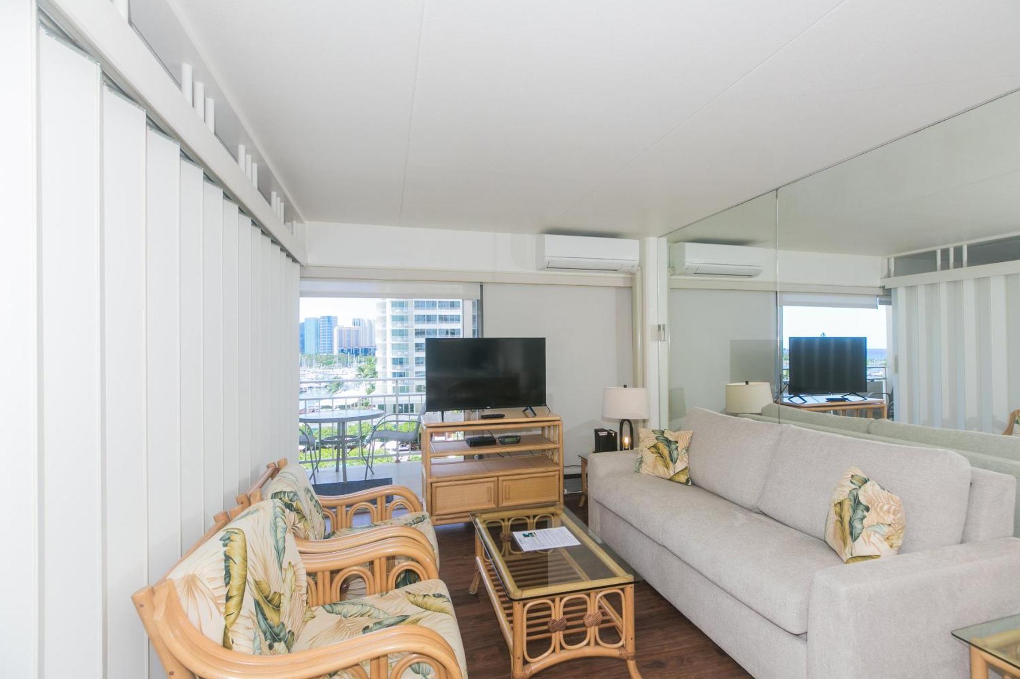 Ilikai Tower 633 Yacht Harbor View 1br *