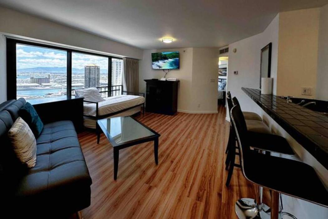 Condotel With Free Parking Wifi Ac Apartment