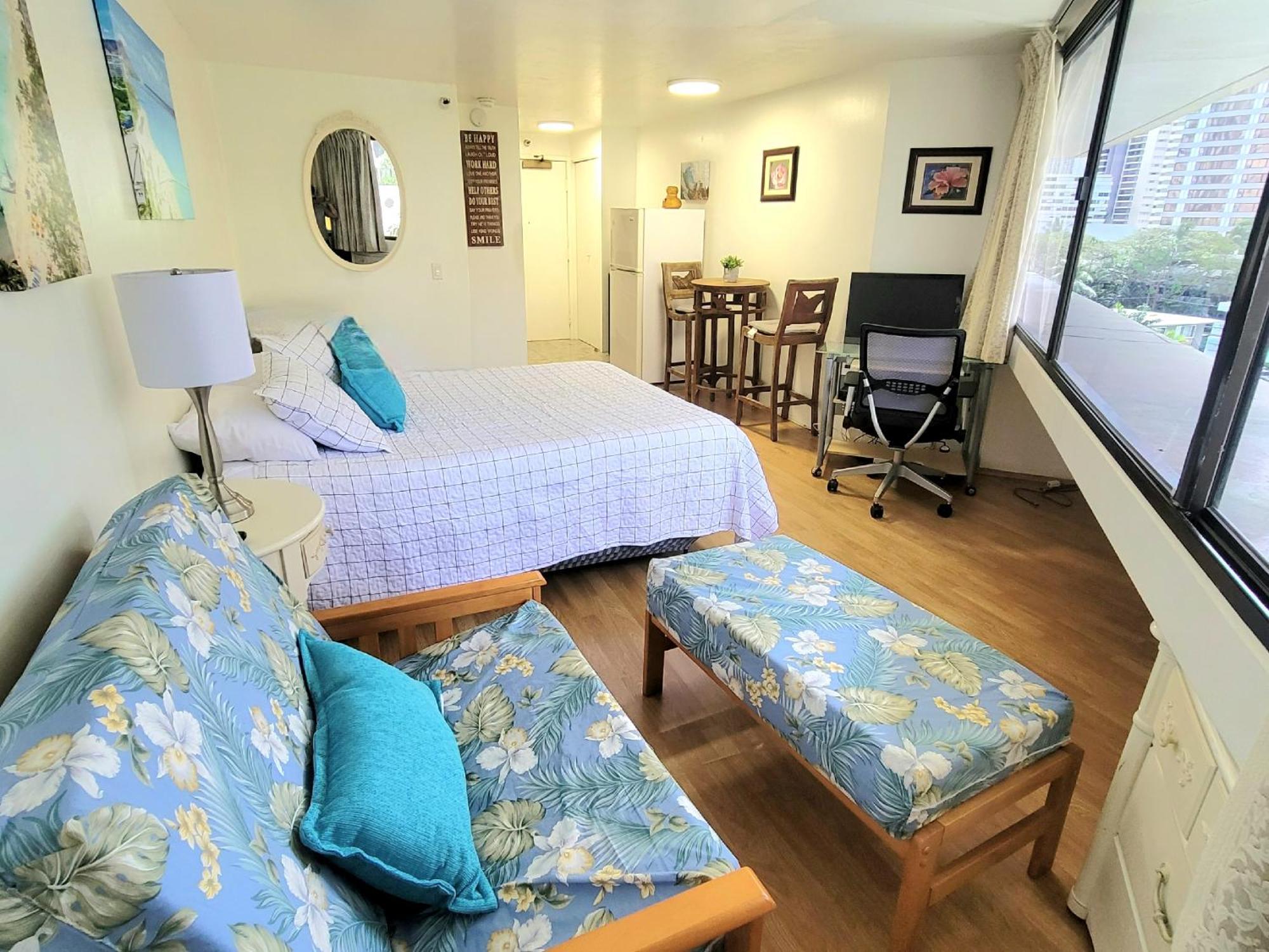 Waikiki Steps To Beach-mall Free Parking-wifi Apartment
