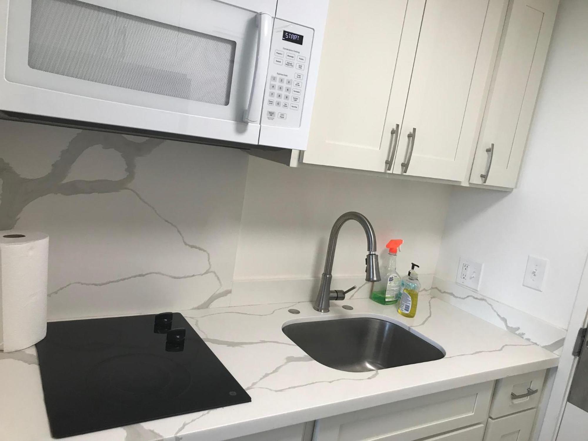 Waikiki Steps To Beach-mall Free Parking-wifi * Honolulu