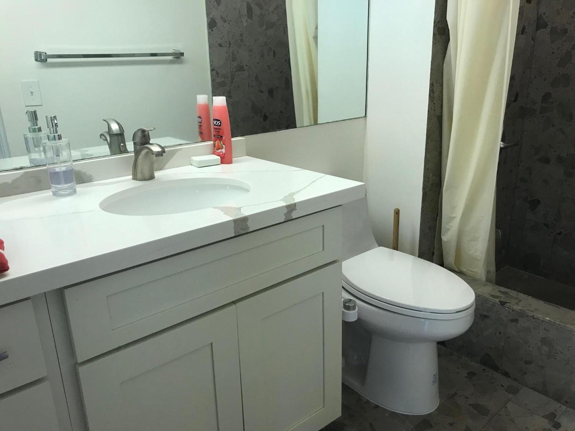 Waikiki Steps To Beach-mall Free Parking-wifi Honolulu
