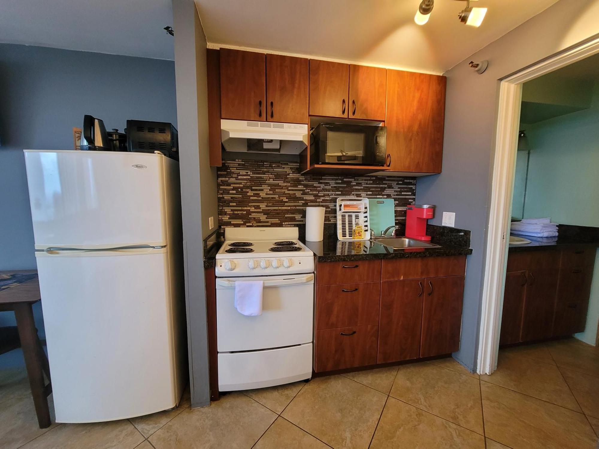 Waikiki Steps To Beach-mall Free Parking-wifi Honolulu