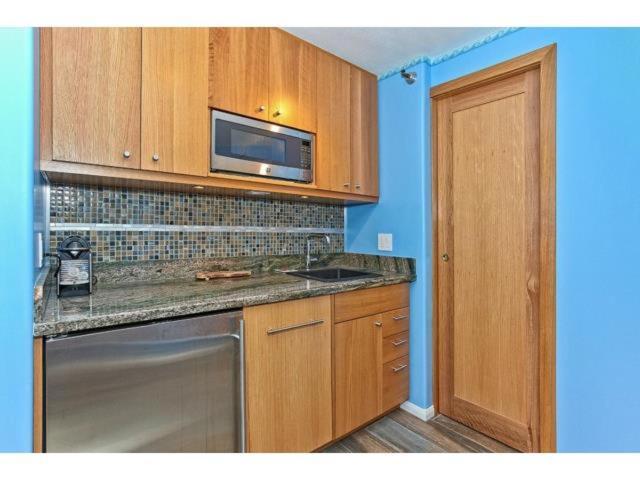 Waikiki Steps To Beach-mall Free Parking-wifi