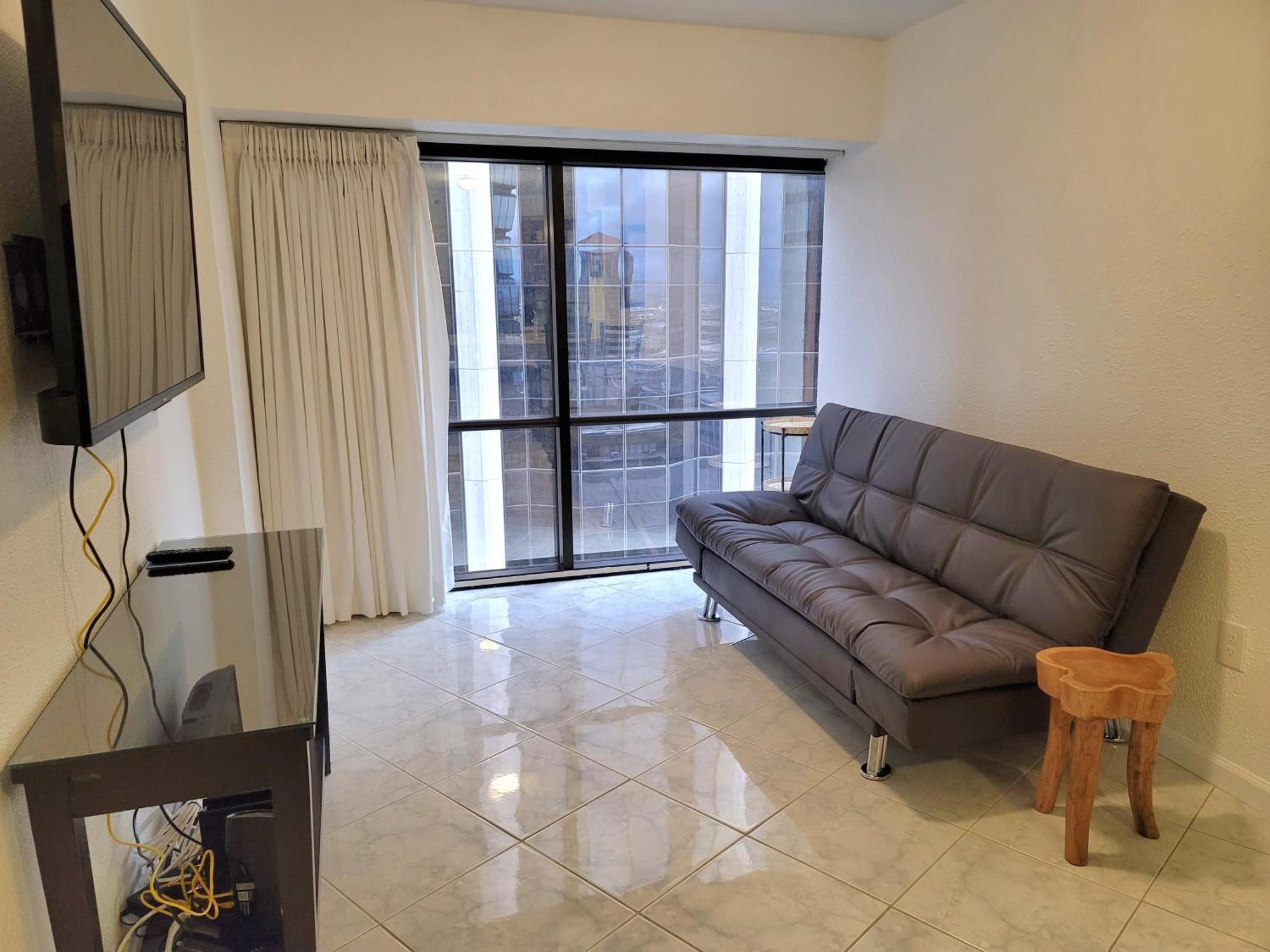 Condotel With Free Parking Wifi Ac Apartment *