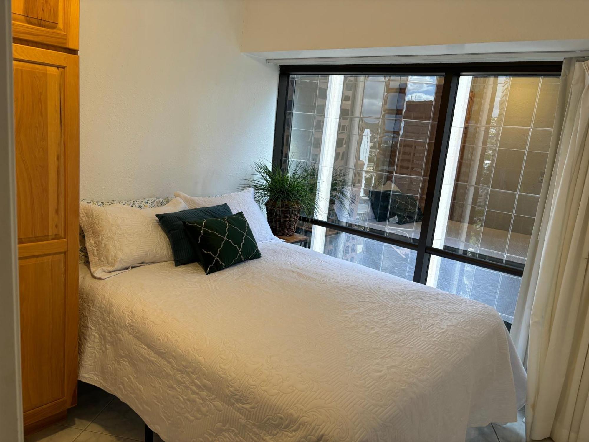 Condotel With Free Parking Wifi Ac Apartment *