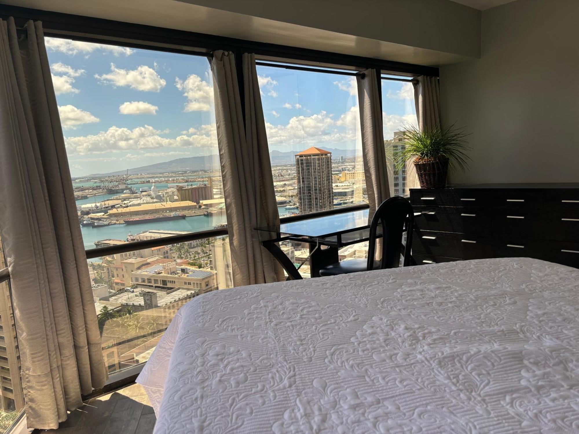 Condotel With Free Parking Wifi Ac * Honolulu