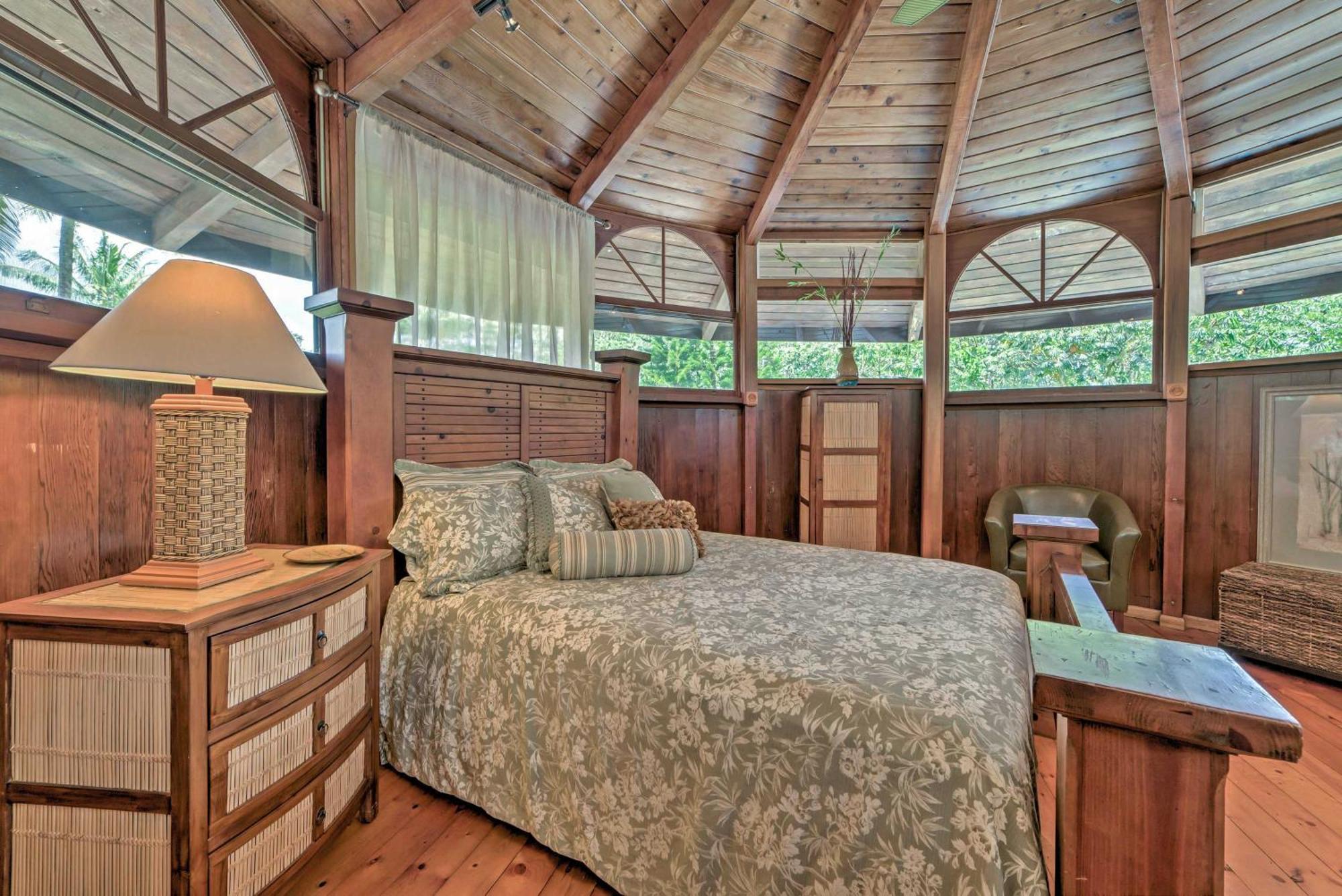 Tropical With Deck, Hot Tub And Lush Scenery! * Keaau