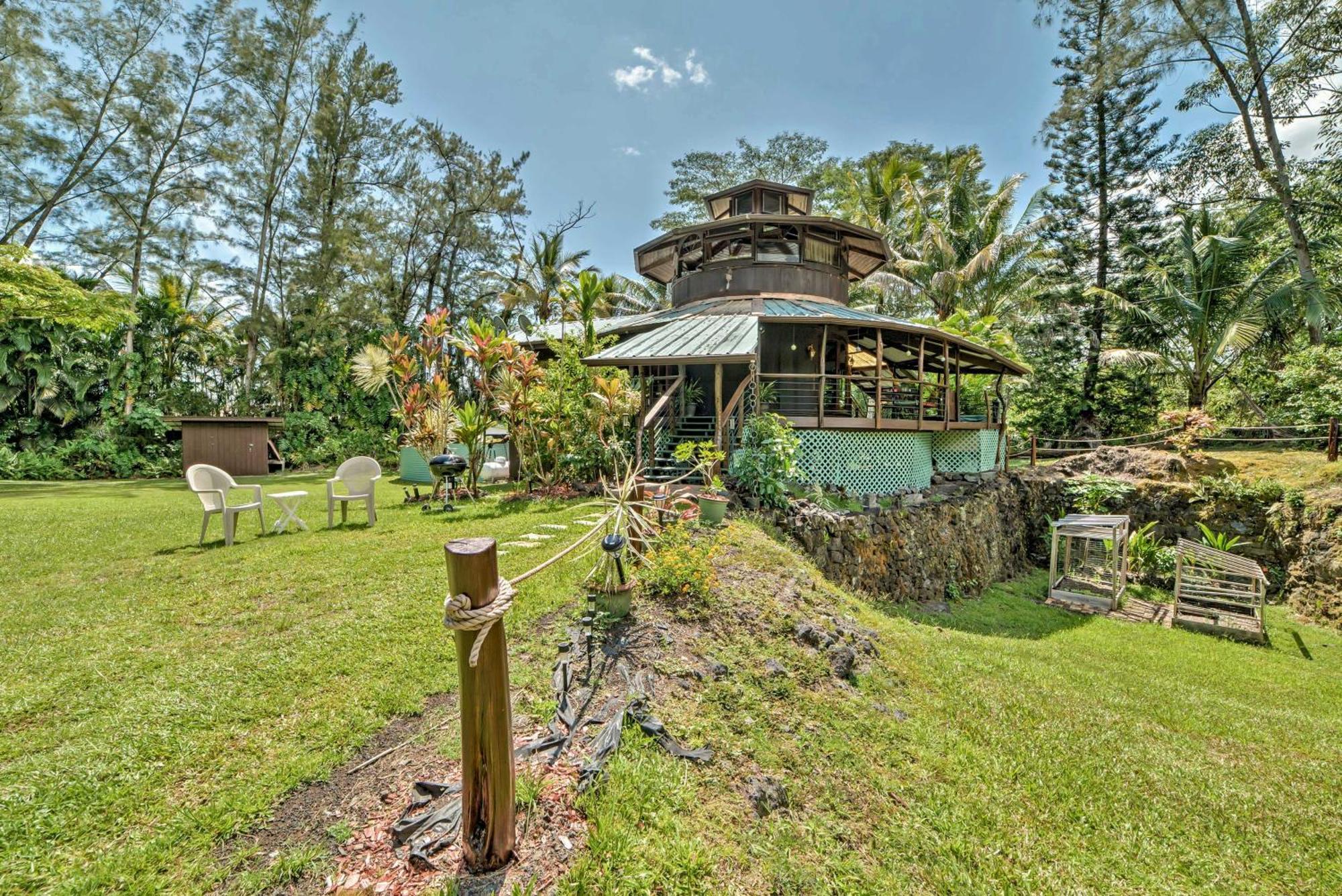 Tropical With Deck, Hot Tub And Lush Scenery! * Keaau