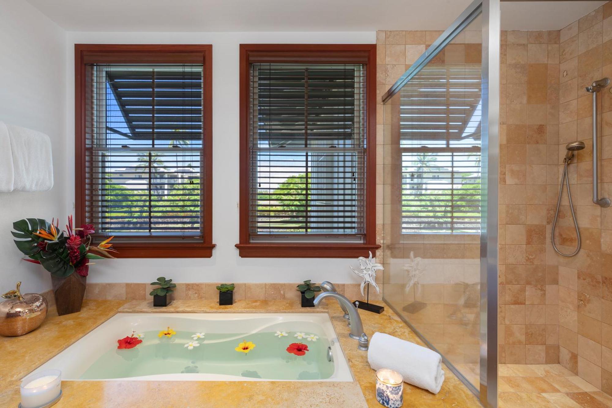Hilton Pool Pass Included, Kolea - Luxe Penthouse