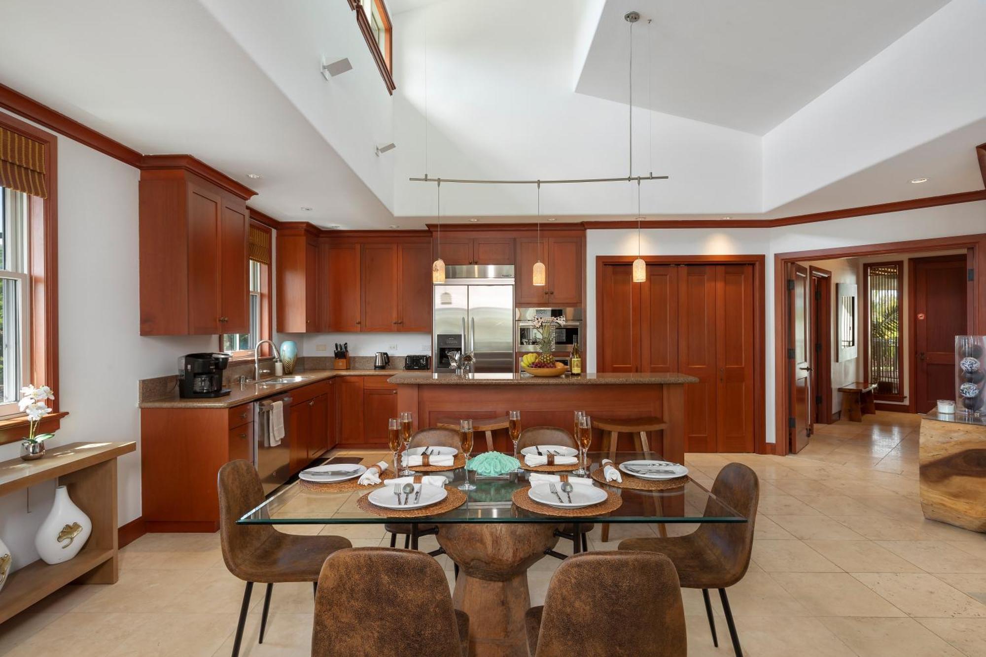 Hilton Pool Pass Included, Kolea - Luxe Penthouse Holiday home