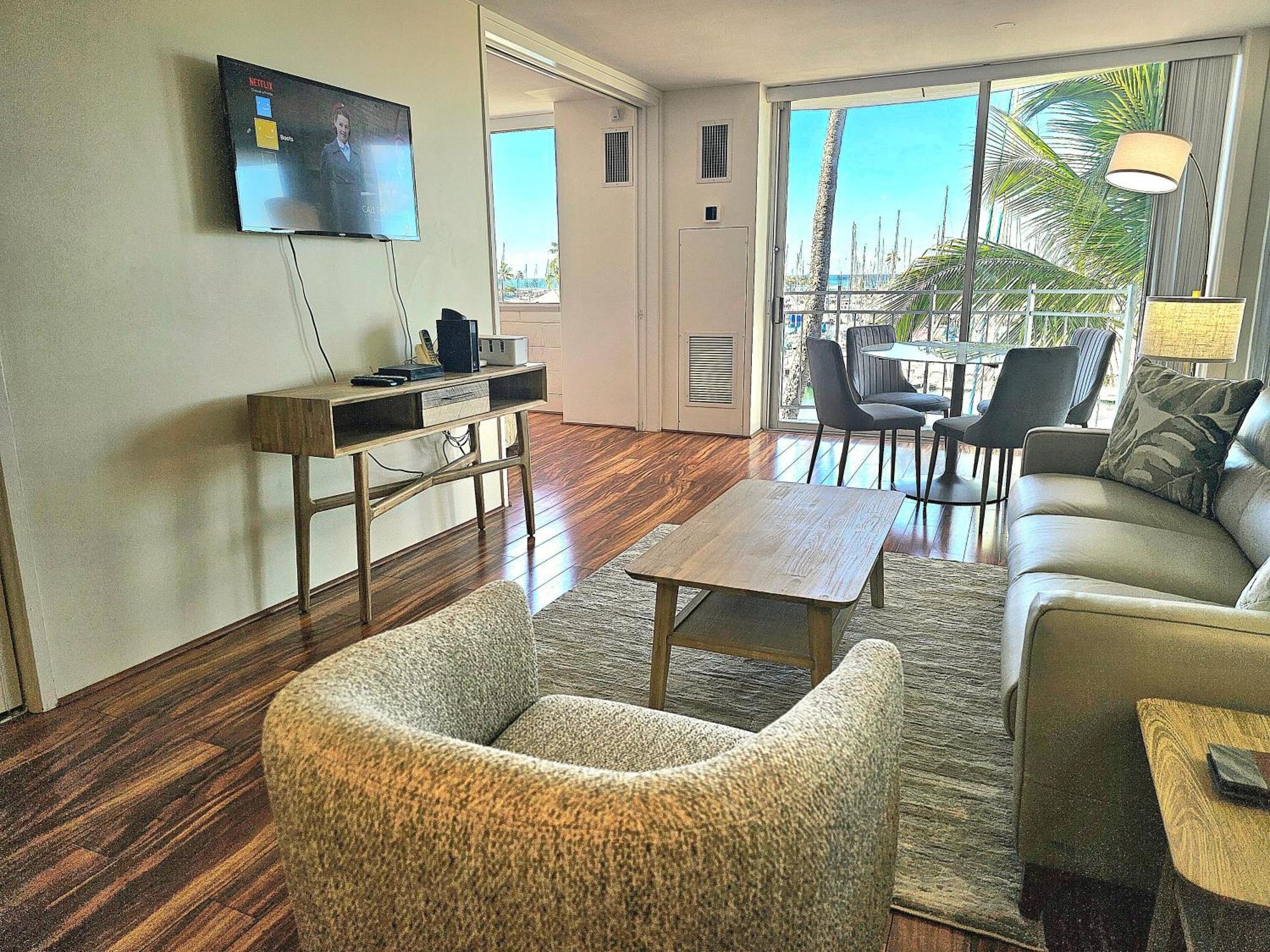 Ilikai Marina 382 Yacht Harbor View 1br
