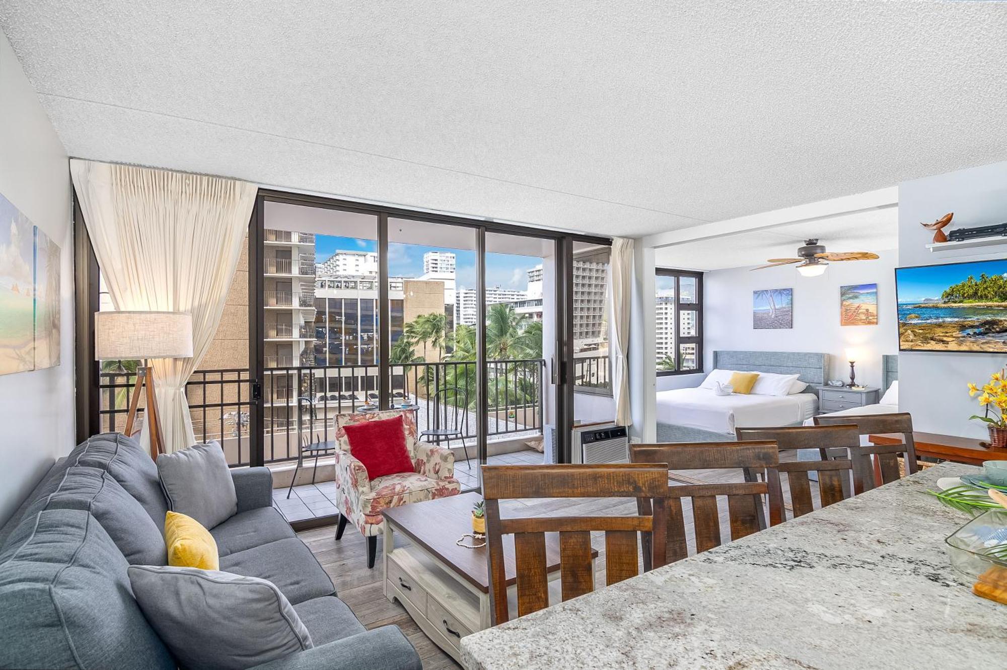 Apartment Remodeled 1br Near Waikiki With Free Parking!