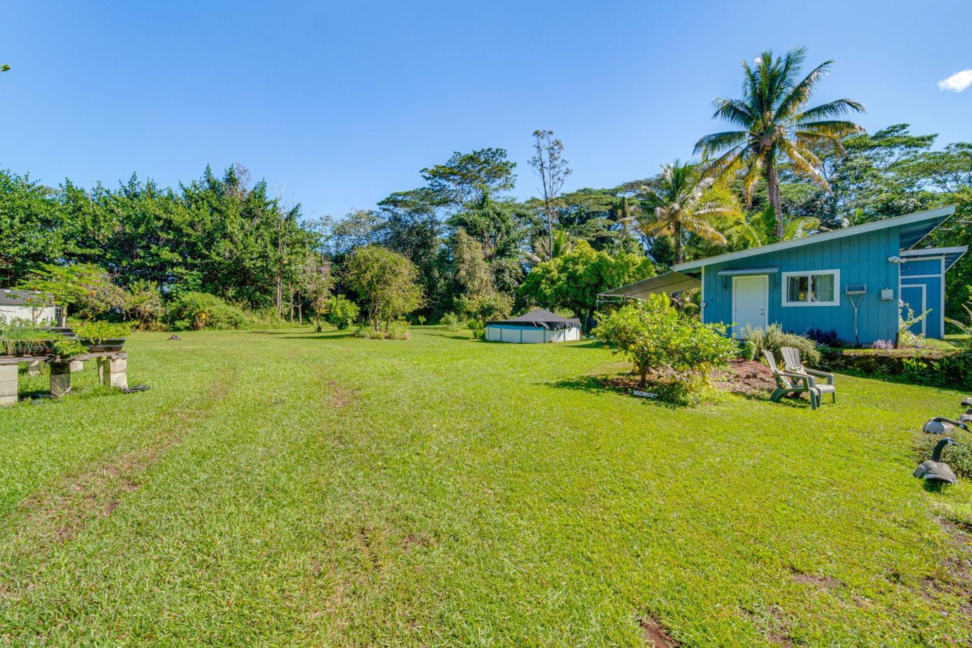 On Beautiful Acre With Pool And Deck! Apartment Keaau